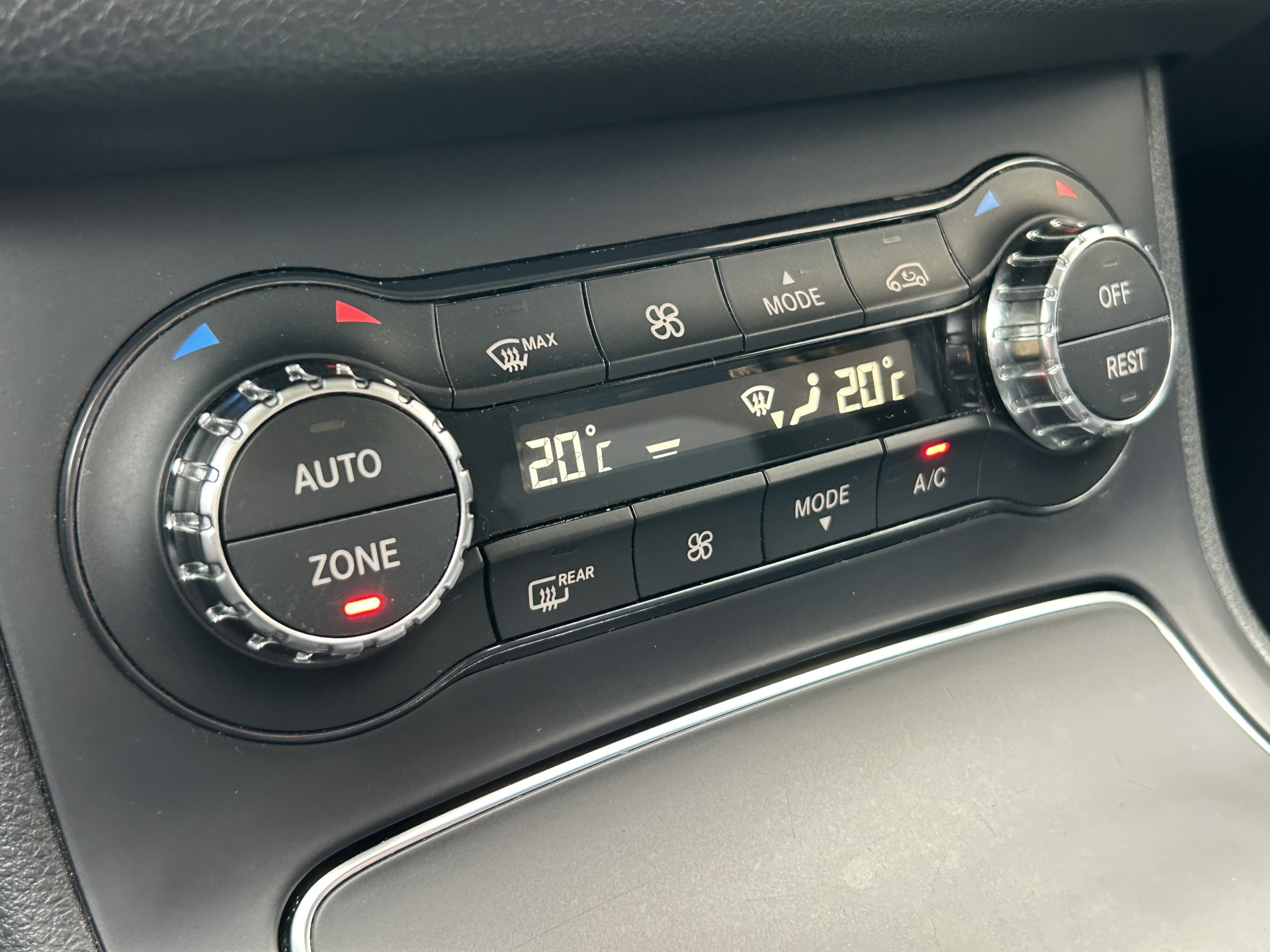 Foto van Mercedes-Benz B 250 E