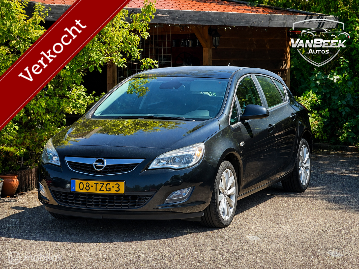 Opel Astra 1.4 Turbo Cosmo 2012 - voorkant