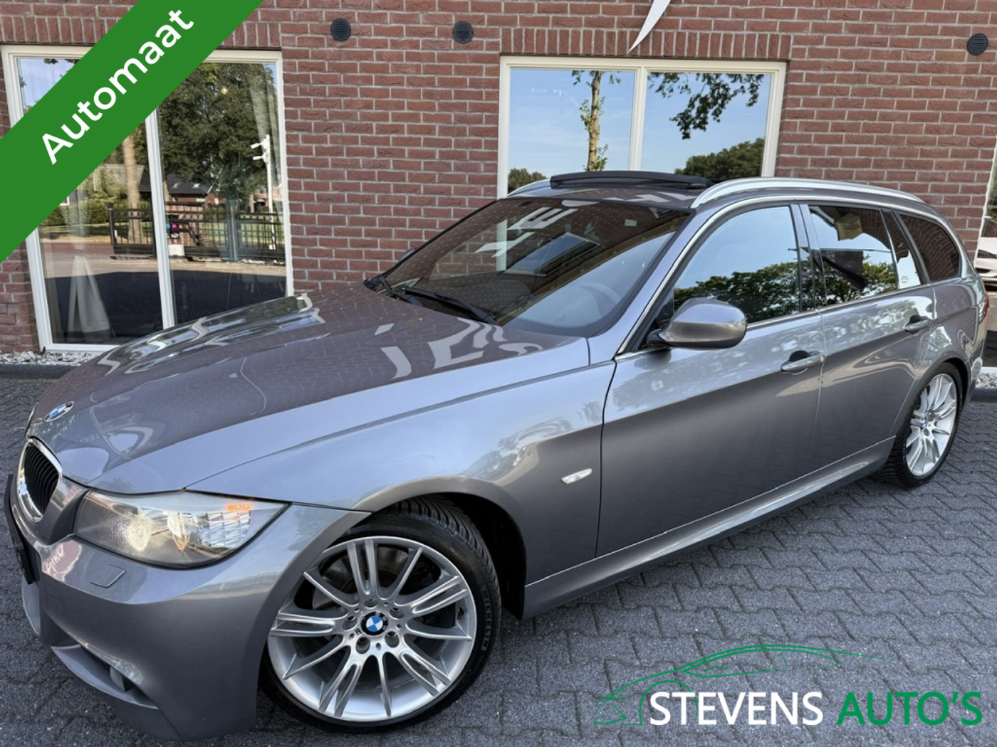 BMW 3er Reihe 320i M Sport Edition PANODAK / SPORTSTOELEN / STOELVERWARMING 2012 - voorkant