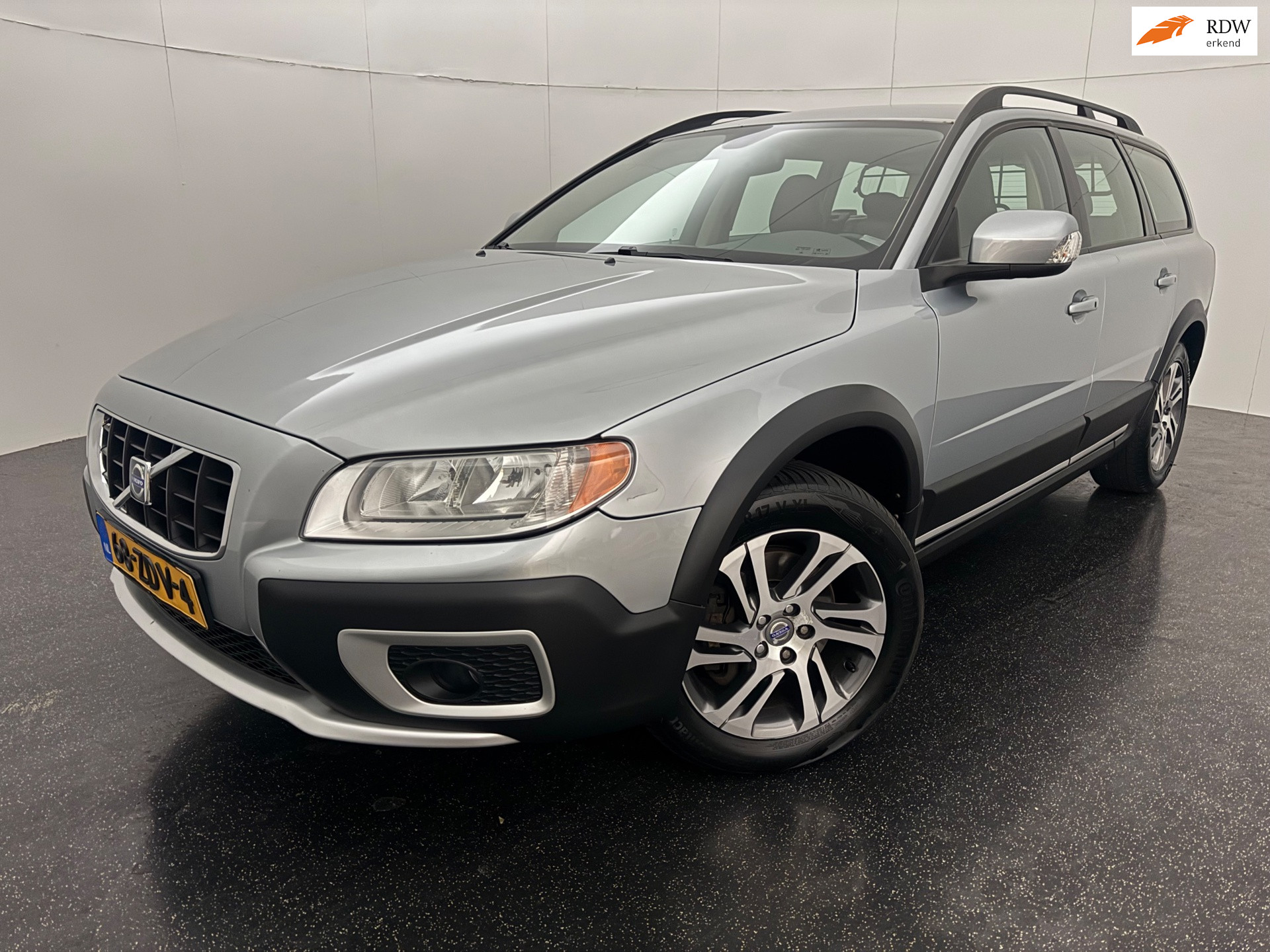 Volvo Xc70 2.4 D5 Summum Aut/Trekhaak 2009 - voorkant