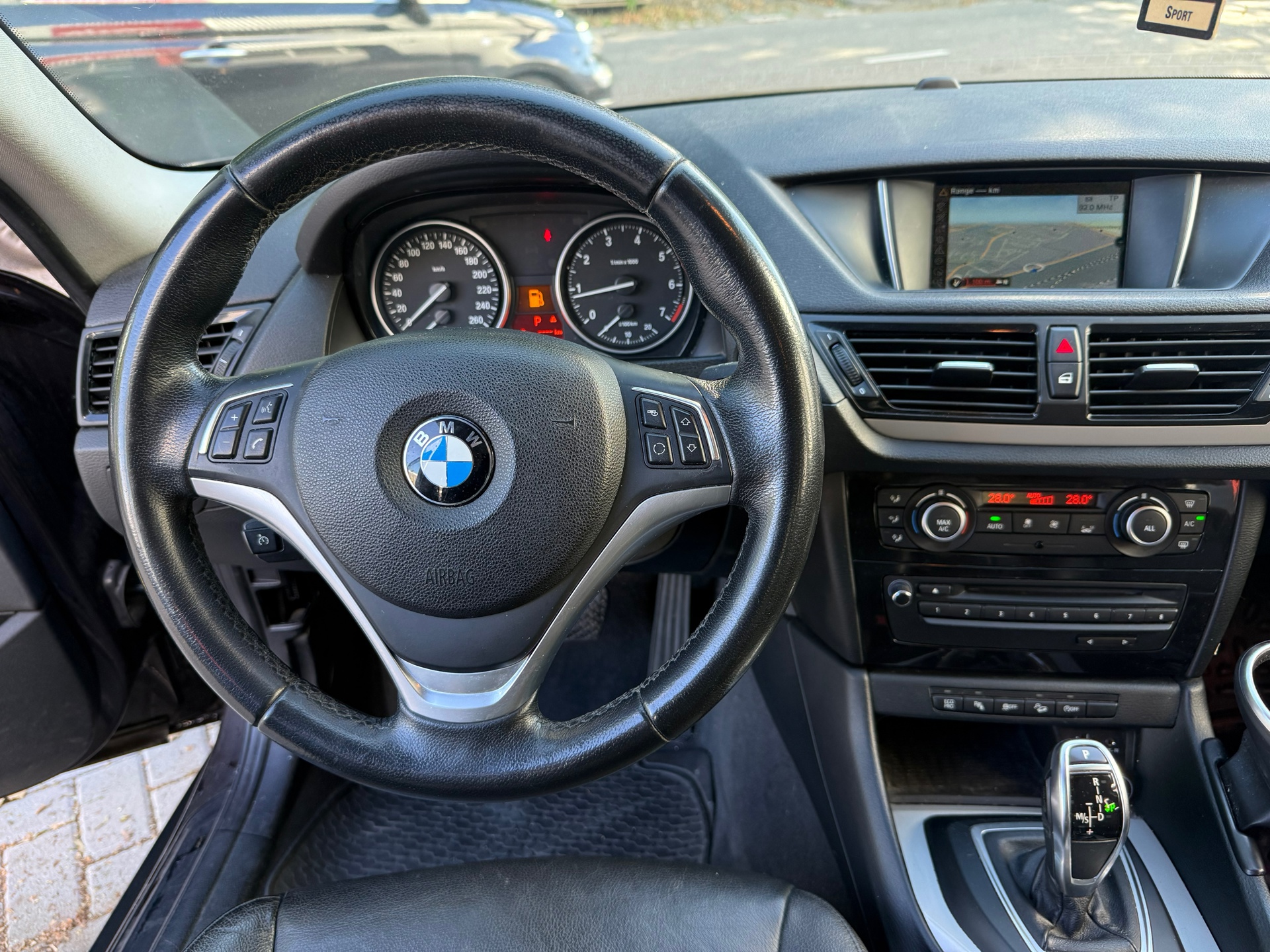 Foto van BMW X1 Xdrive20i