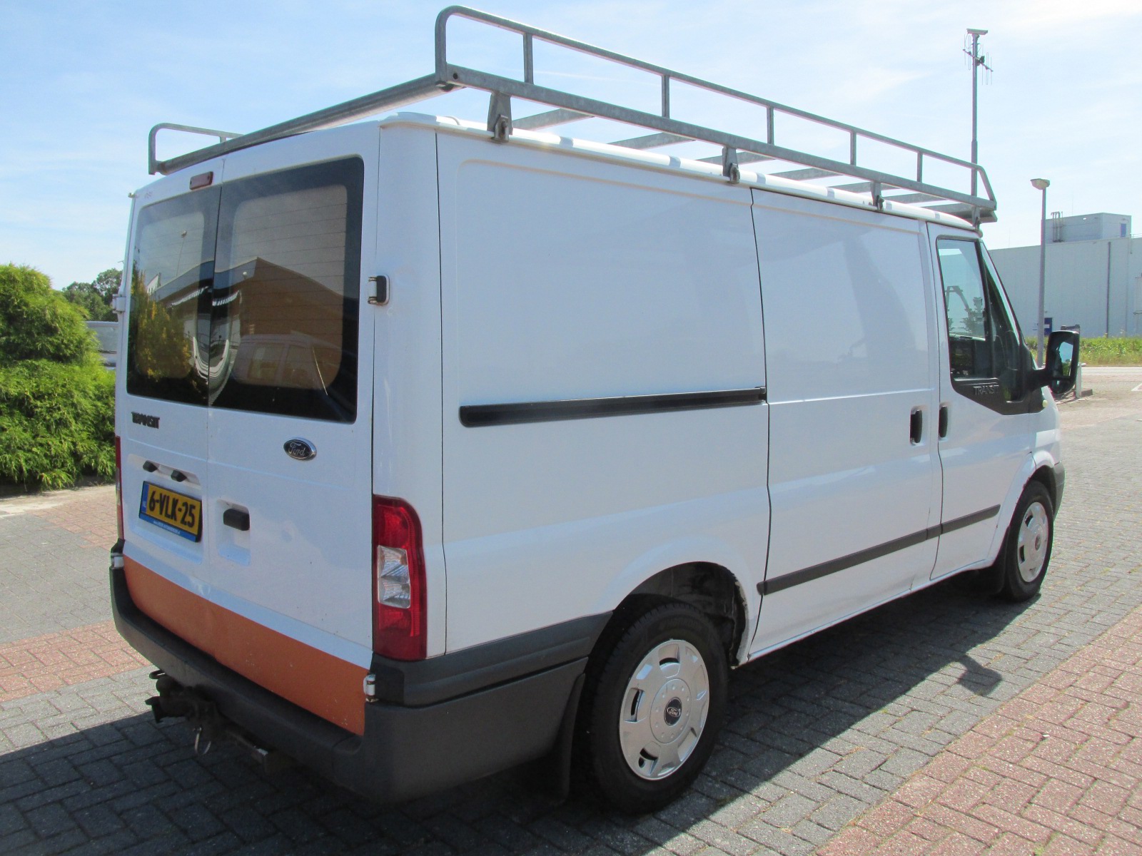 Foto van Ford Transit 260s Van 85dpf LR 4.23