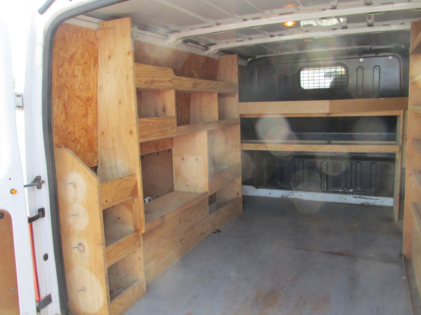 Foto van Ford Transit 260s Van 85dpf LR 4.23