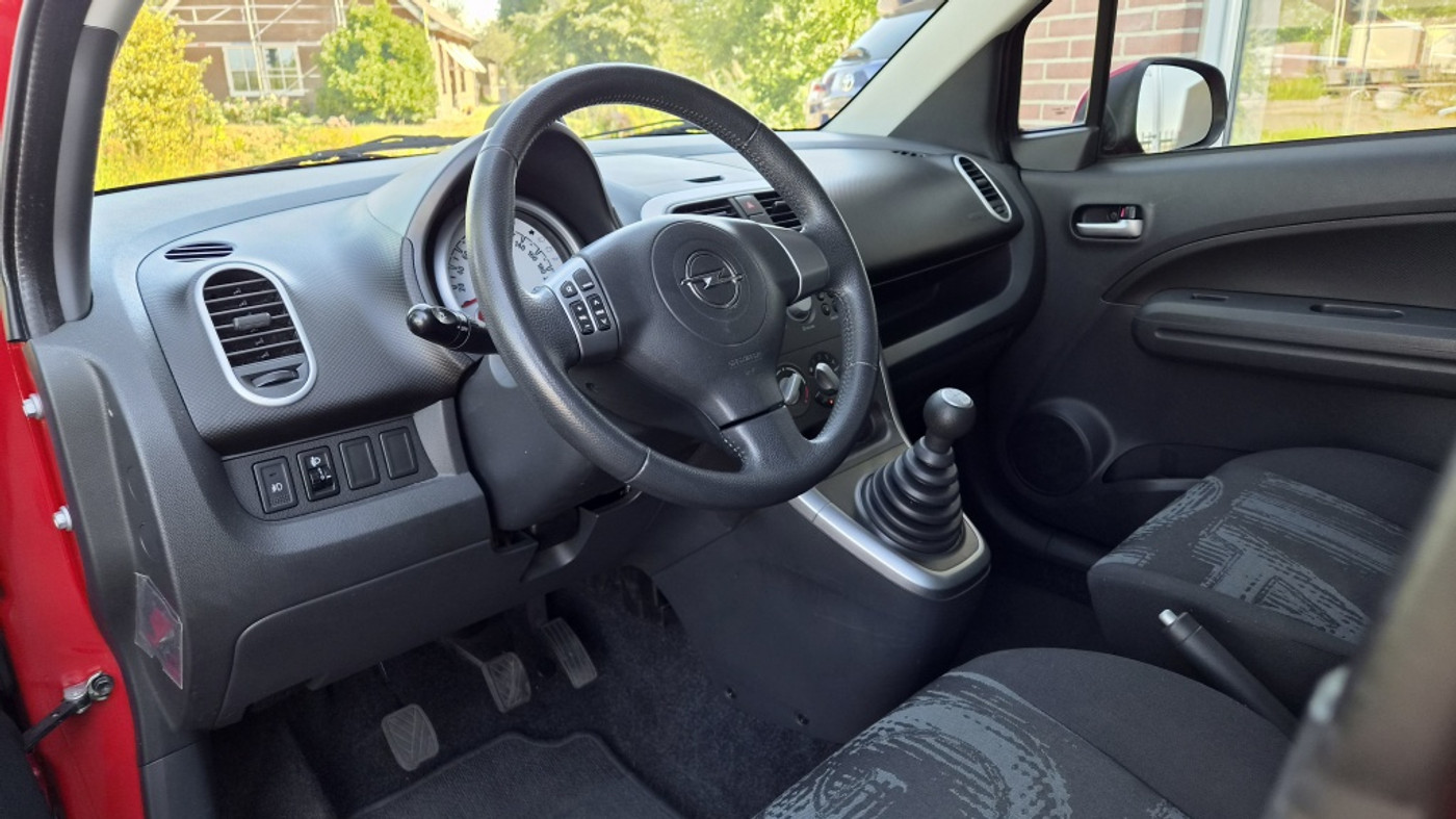 Foto van Opel Agila
