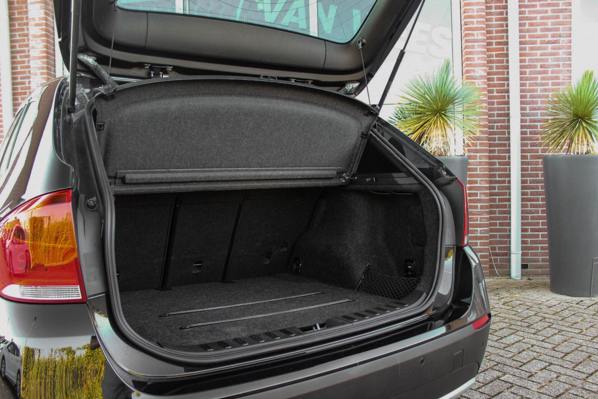 Foto van BMW X1 xDrive 28i