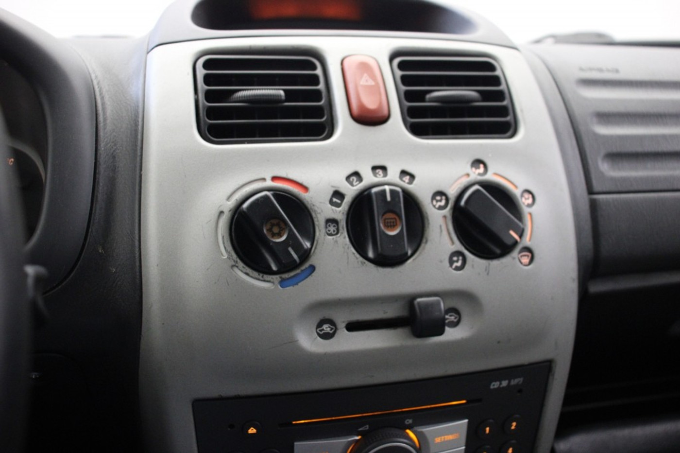Foto van Opel Agila