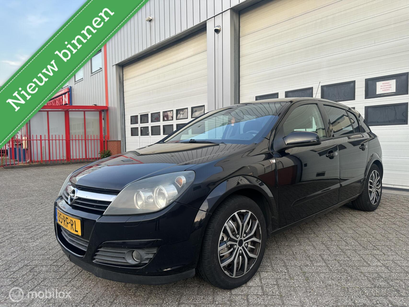 Opel Astra 1.6 Cosmo/Automaat/Airco/Cruise/NAP 2005 - voorkant