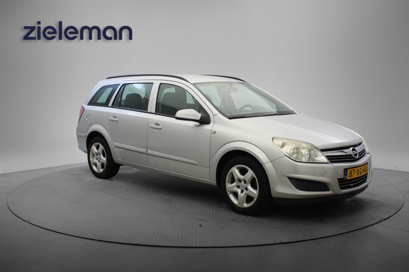 Opel Astra Station Wagon Wagon 1.6 Business - Airco, Cruise, Trekhaak 2007 - voorkant