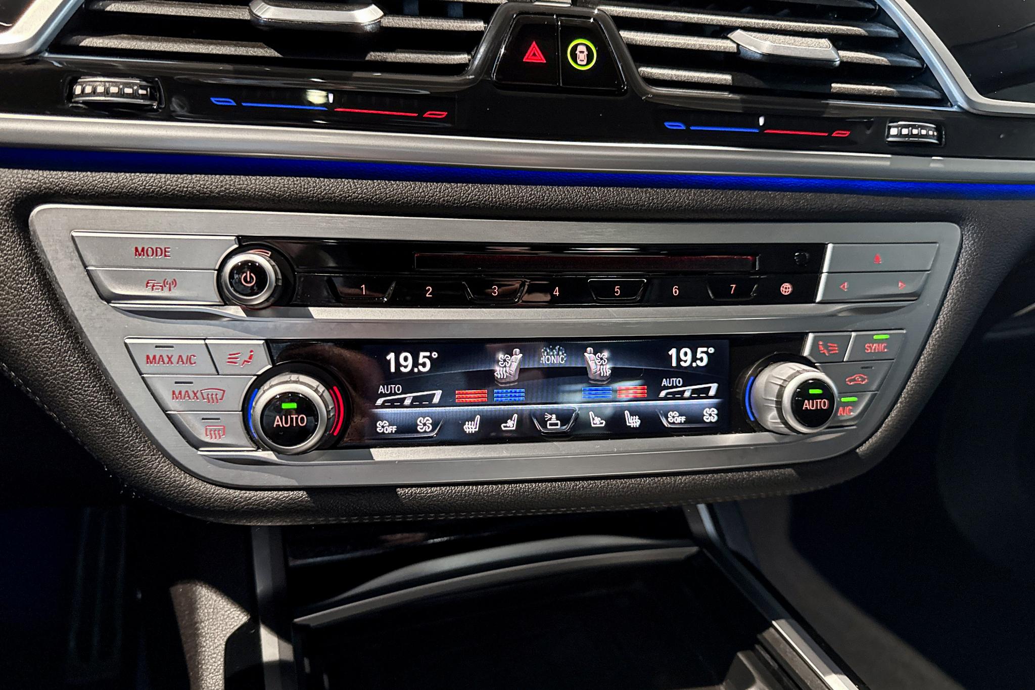 Foto van BMW 745e