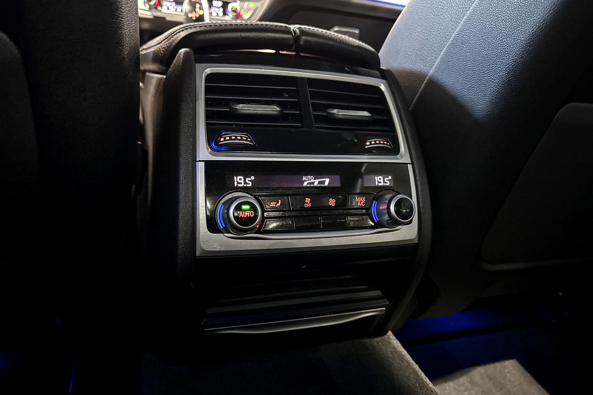 Foto van BMW 745e