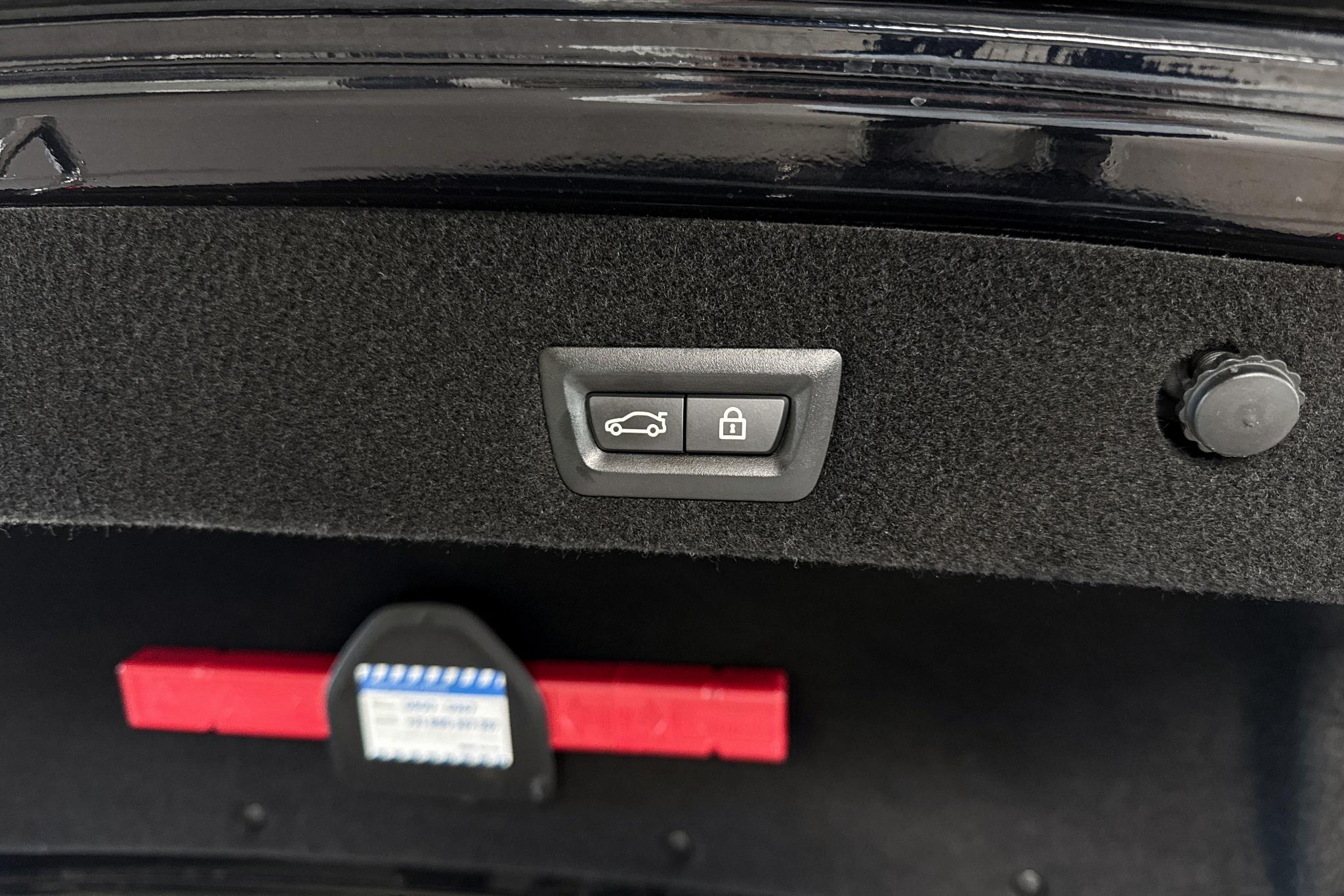 Foto van BMW 745e