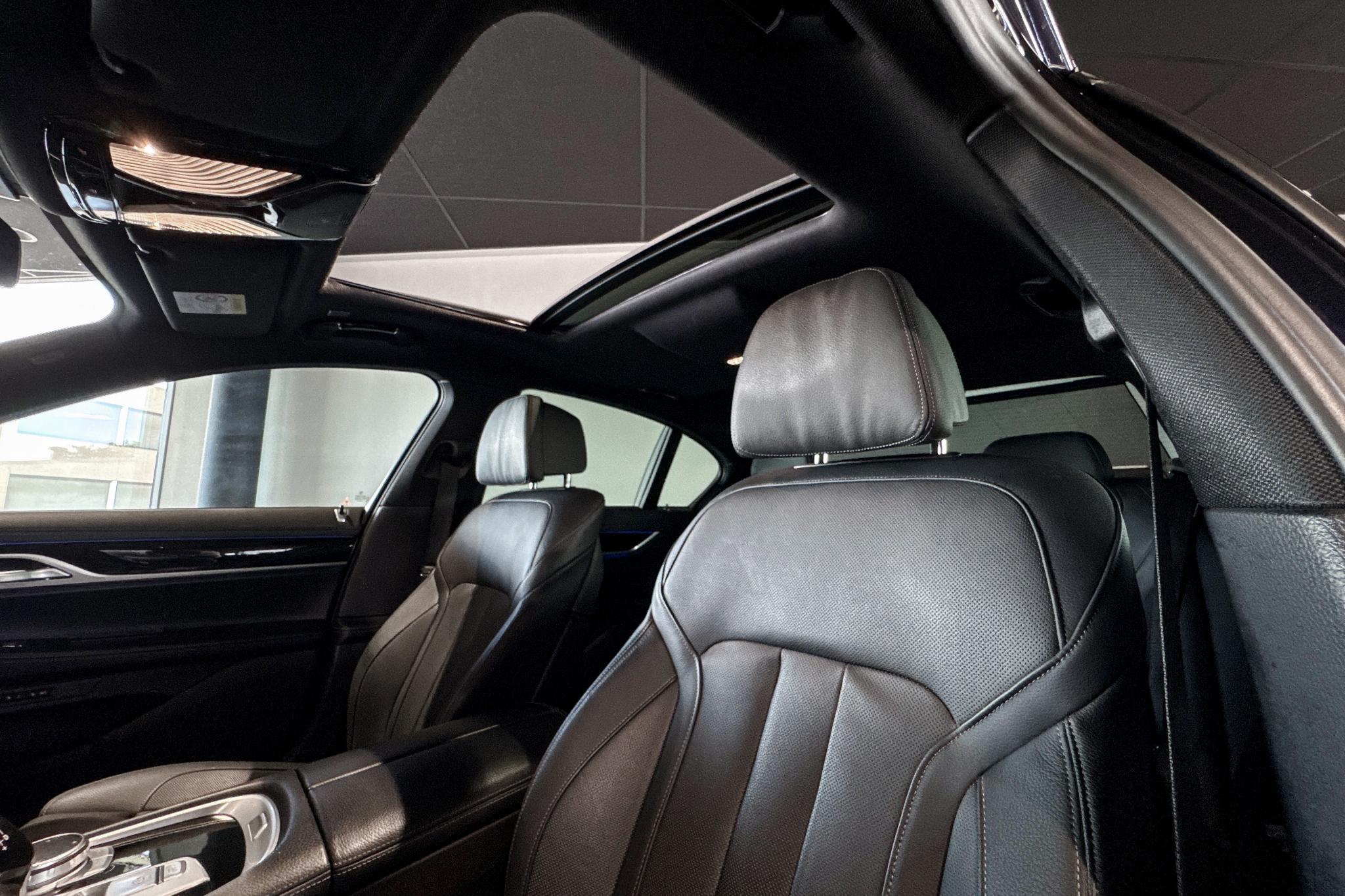 Foto van BMW 745e
