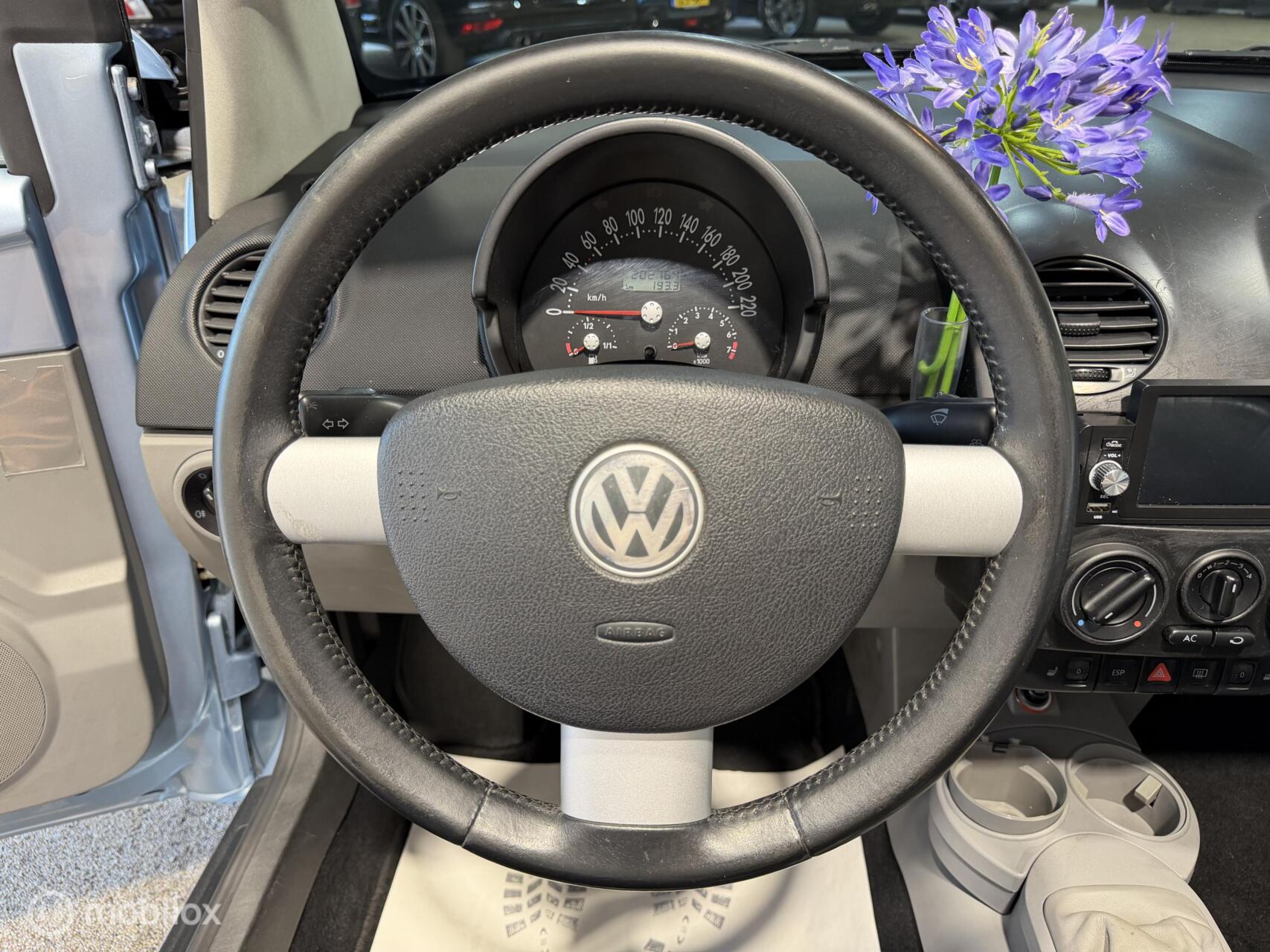 Foto van Volkswagen New Beetle Cabriolet