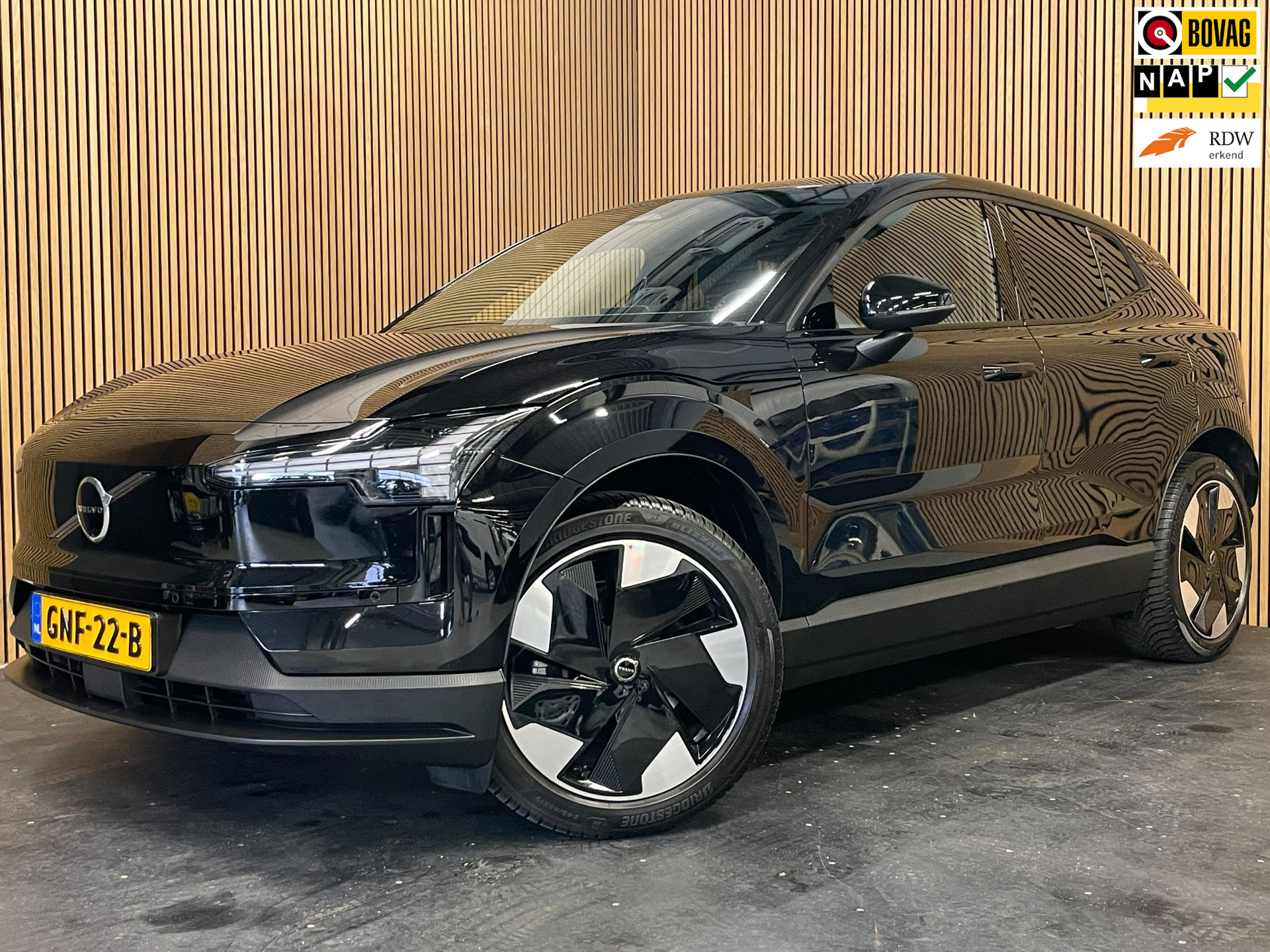 Volvo Ex30 Single Motor Extended Range Plus 69 kWh|94% SOH|476 WLTP|GROTE ACCU|CAMERA|CLIMA+CRUISE|STOELVERWARMING|NL-AUTO|NAP| 2024 - voorkant