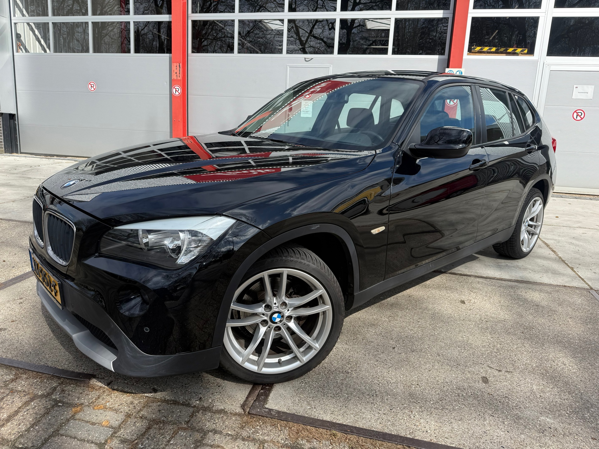 BMW X Reihe SDrive18i Executive 2011 - voorkant