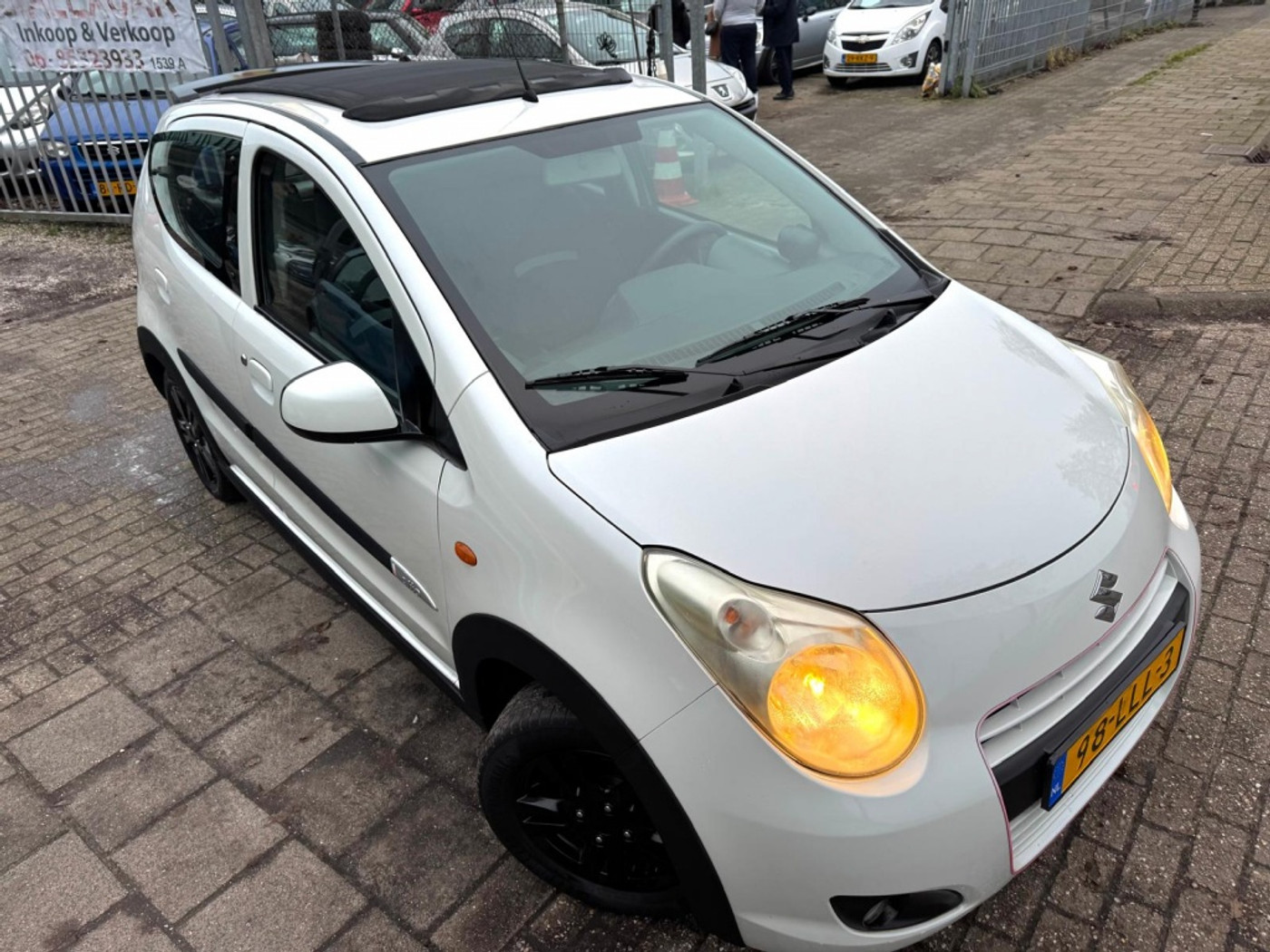 Suzuki Alto 1.0 Exclusive 2010 - voorkant