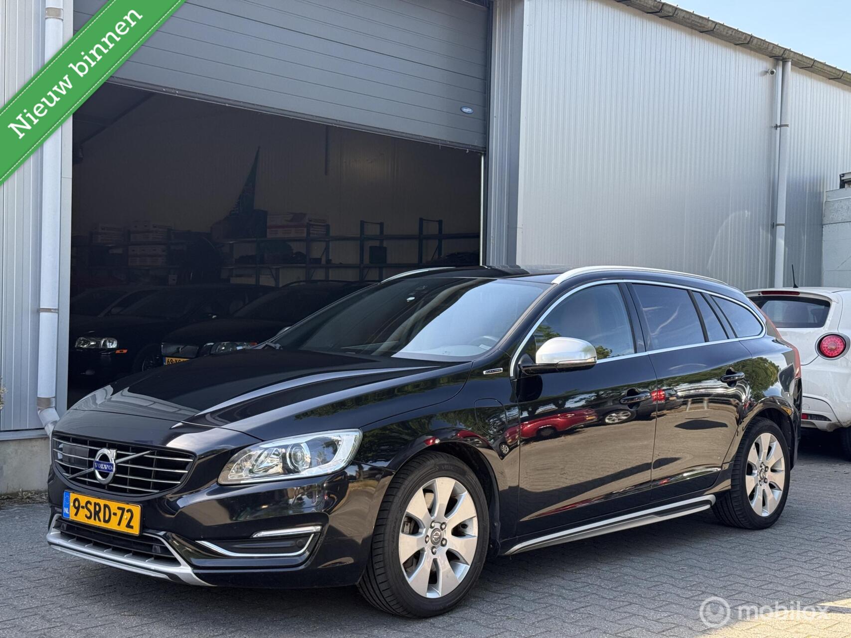 Volvo V60 Plug In Hybrid 2.4 D6 AWD Plug-In Hybrid Summum, Weinig KM,s 2013 - voorkant