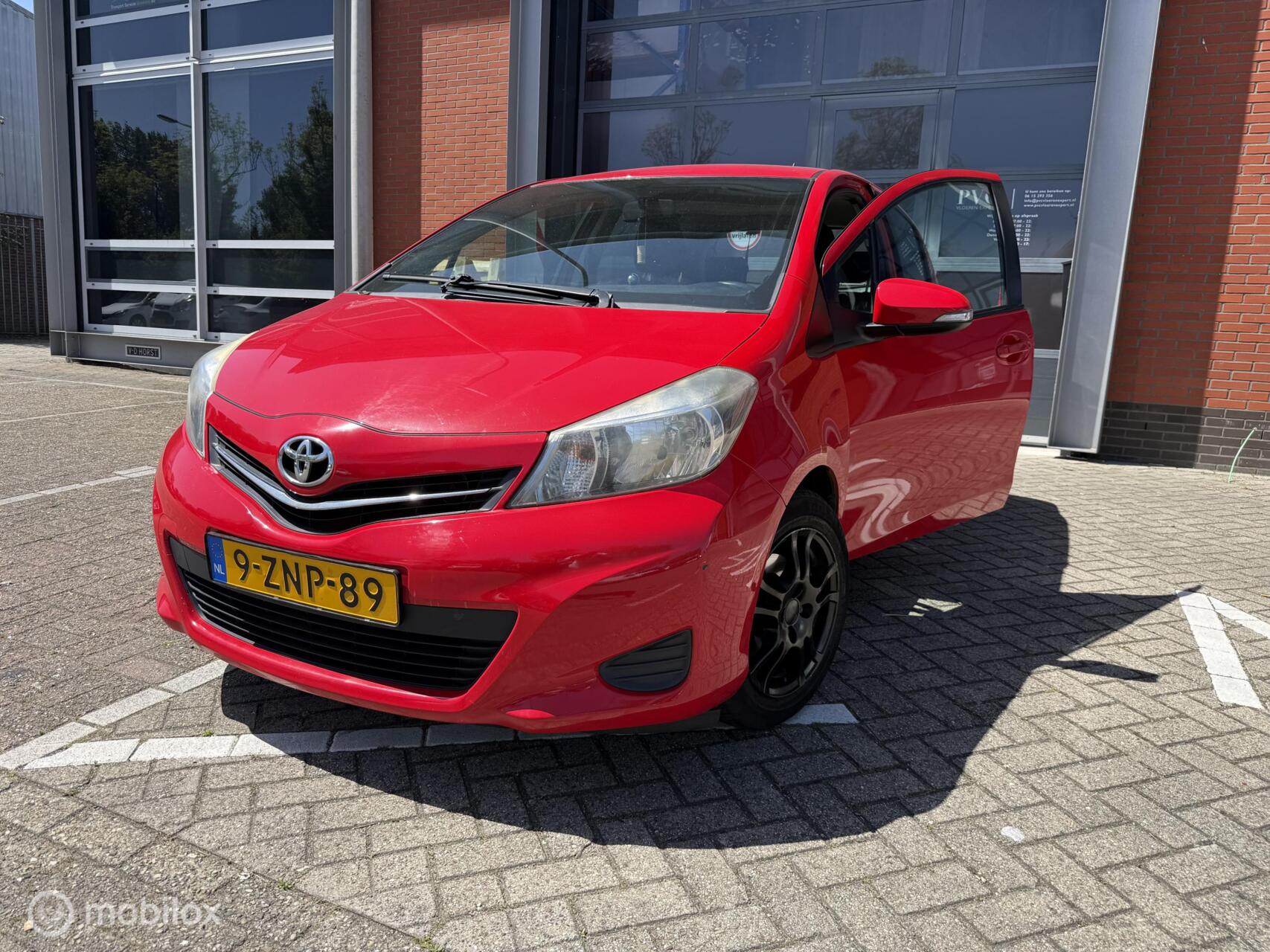 Toyota Toyota Yaris 1.0 VVT-i Aspiration*cam*lm*airco 2012 - voorkant