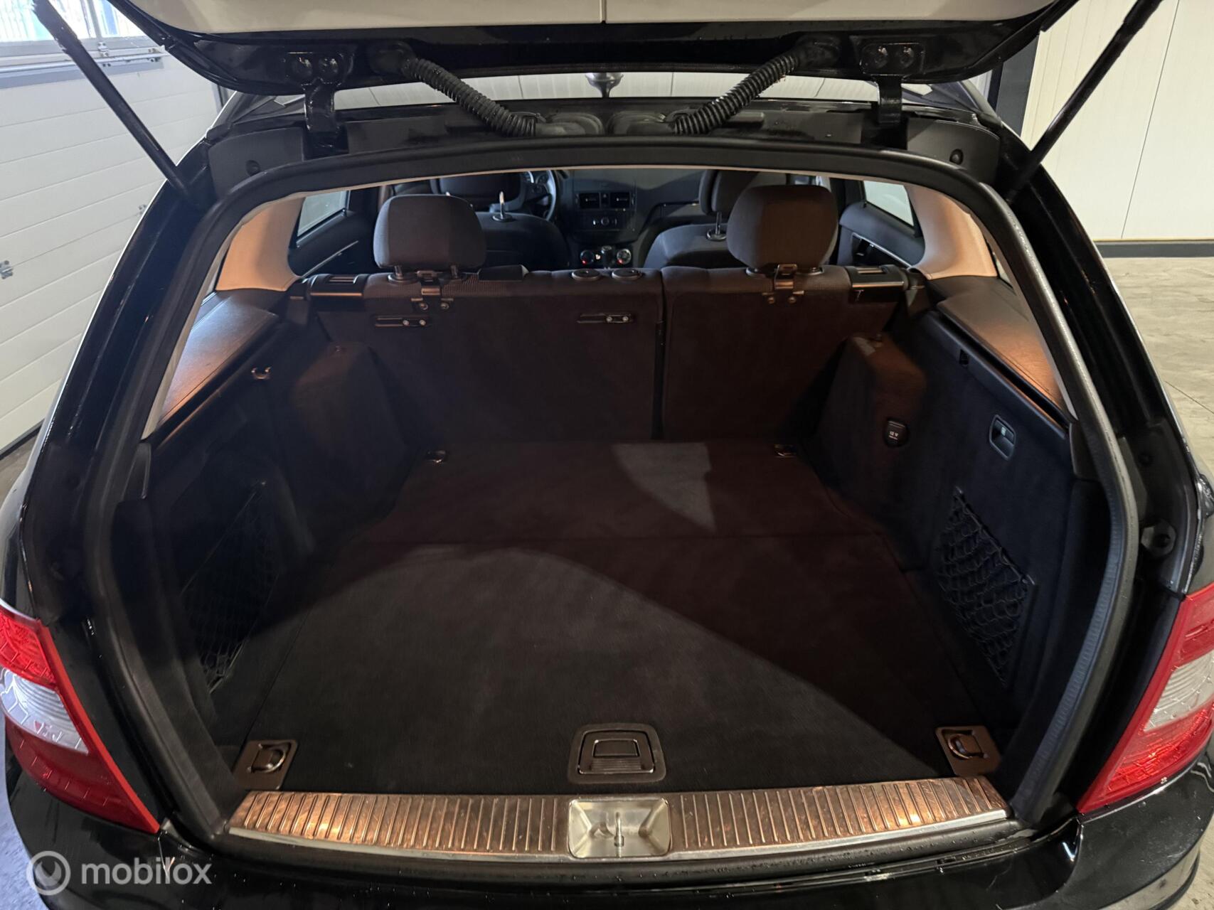 Foto van Mercedes-Benz C 180 Kompressor