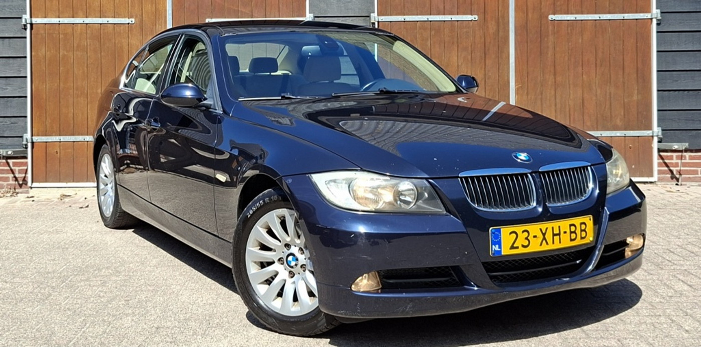 BMW 3er Reihe 320i High Executive | Airco | Cruise control | Parkeersensoren | NAP 2007 - voorkant