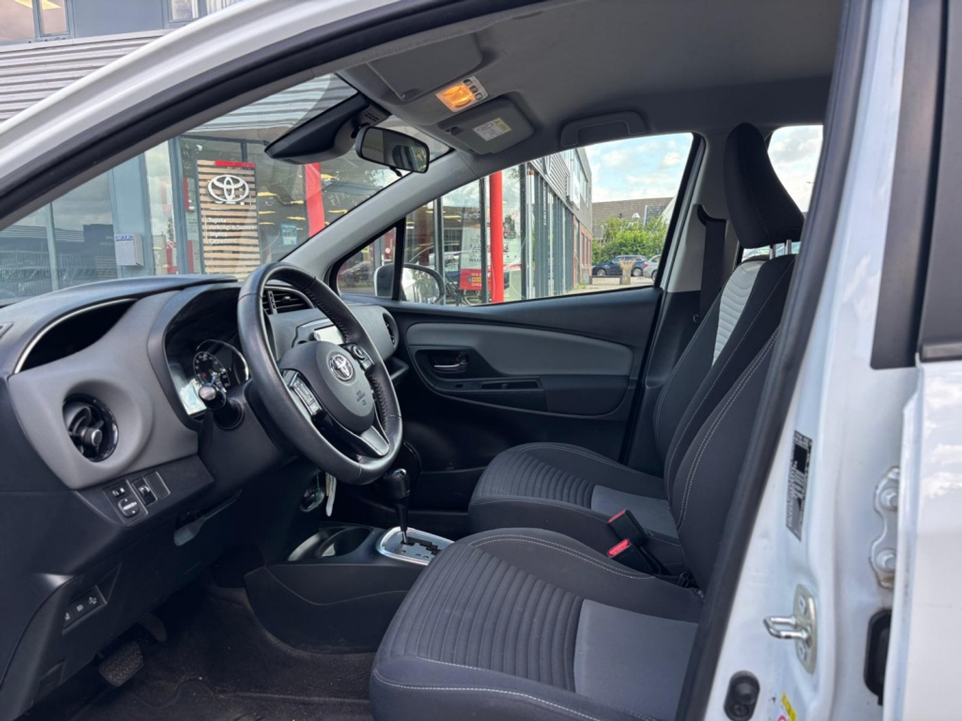 Foto van Toyota Toyota Yaris Hybrid