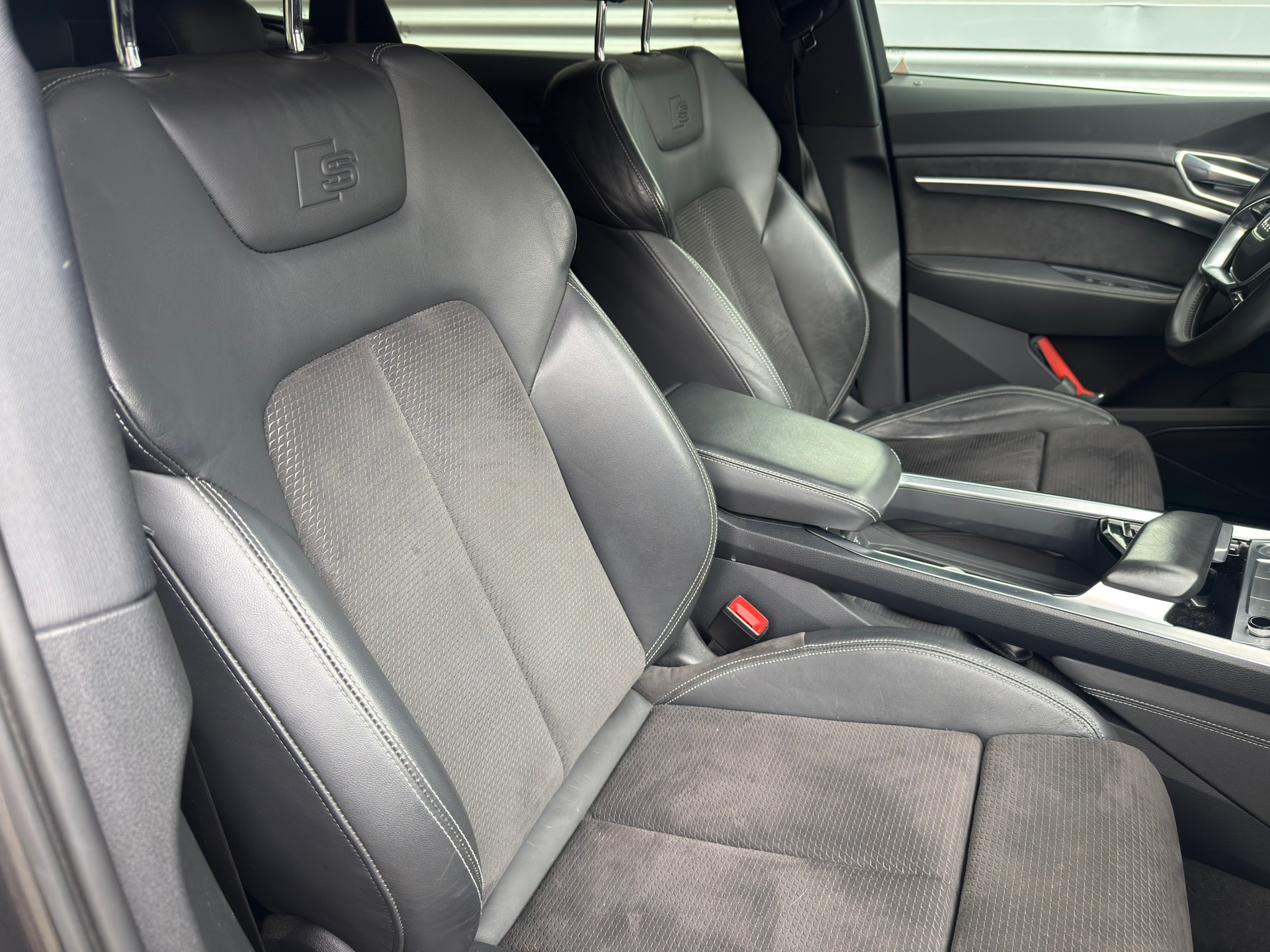 Foto van Audi E-tron 50