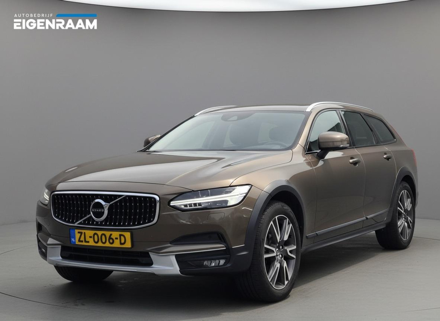 Volvo V90 Cross Country 2.0 T6 320PK Pro | Adaptive Cruise | LED 2018 - voorkant