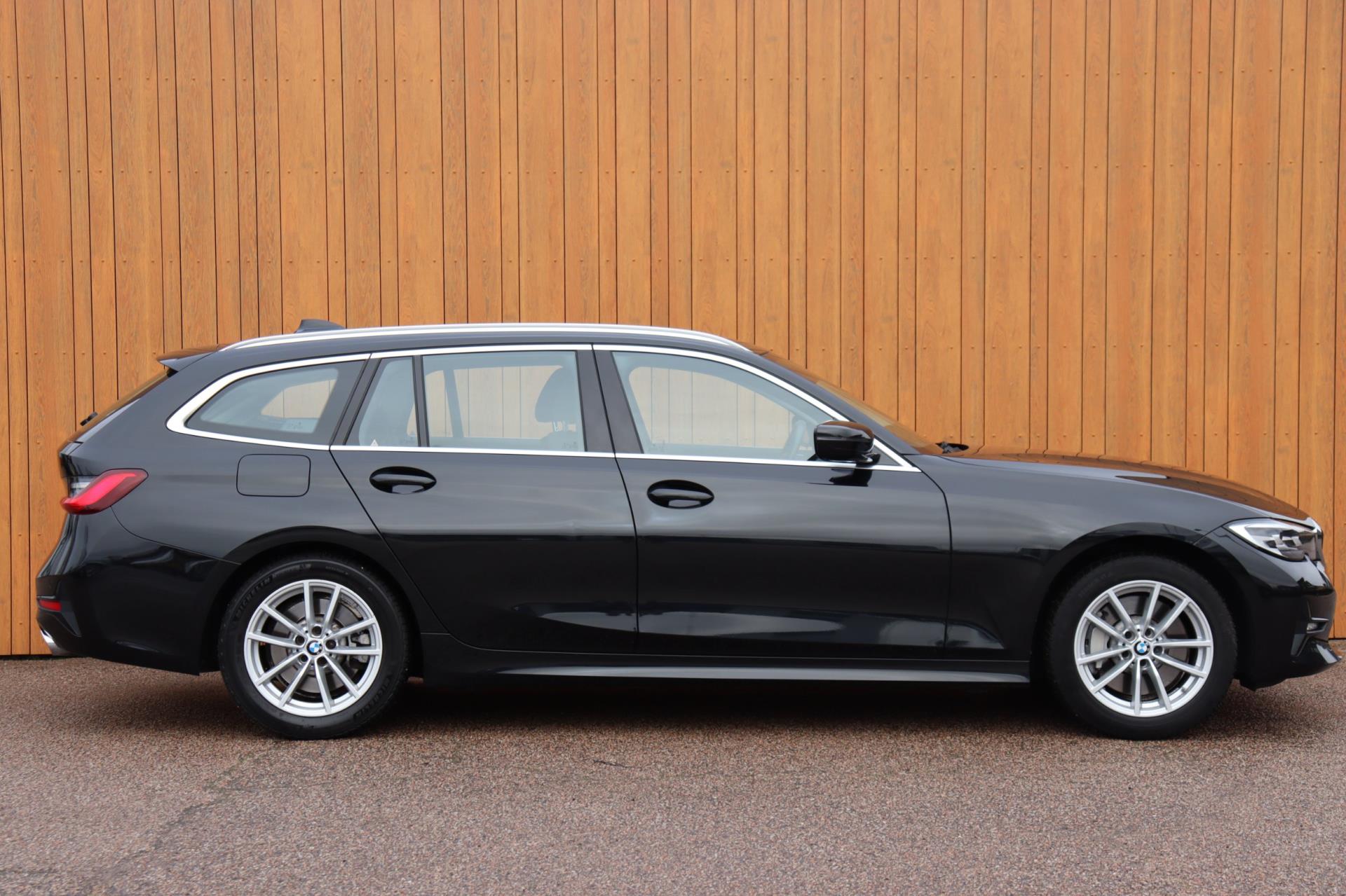Foto van BMW 330i