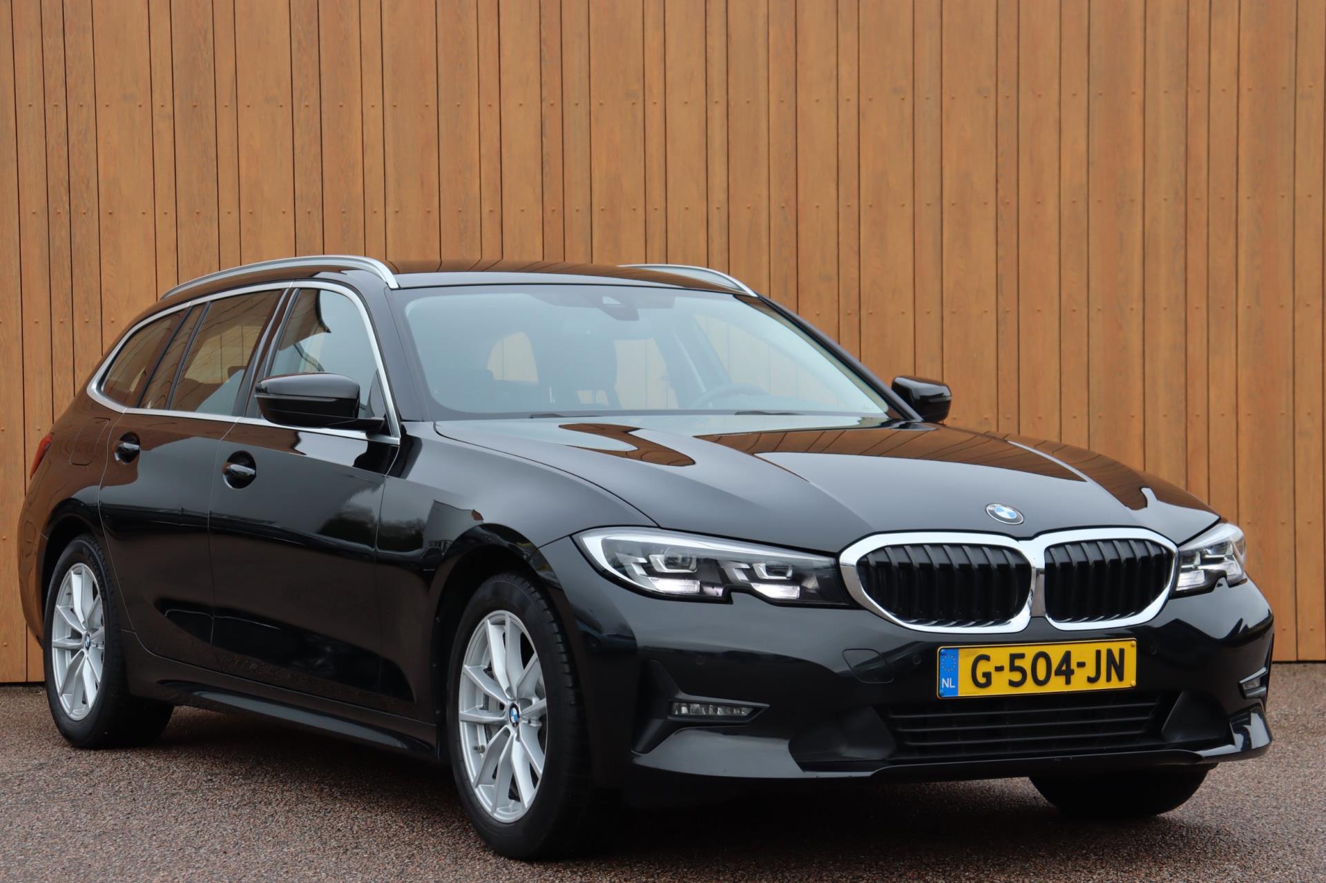 Foto van BMW 330i