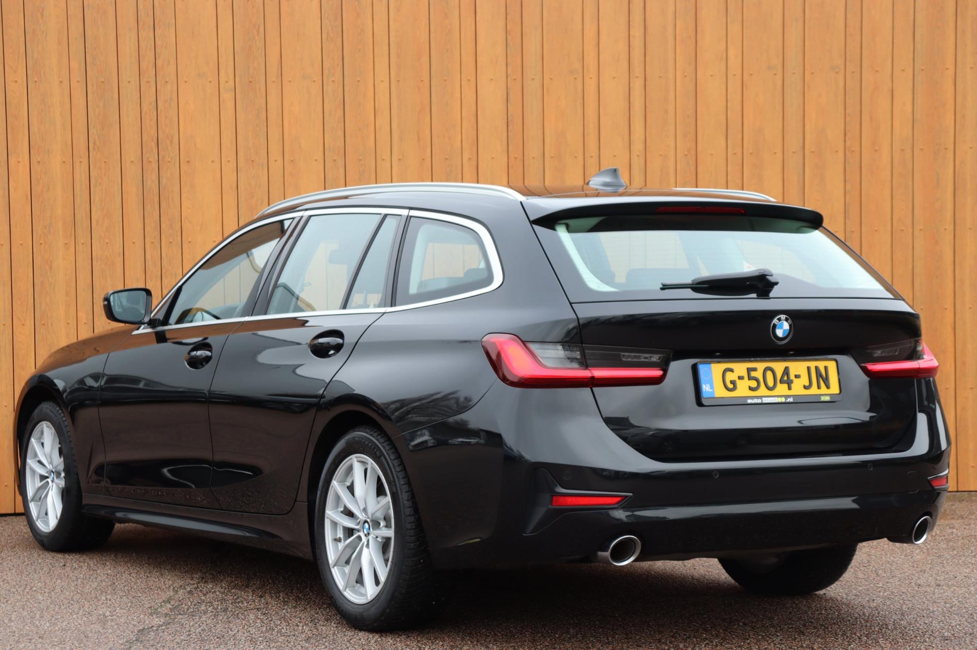 Foto van BMW 330i