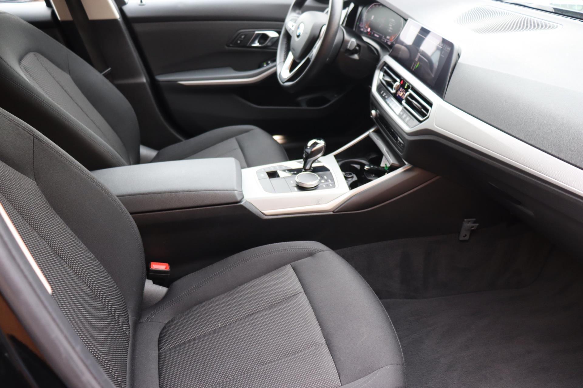 Foto van BMW 330i