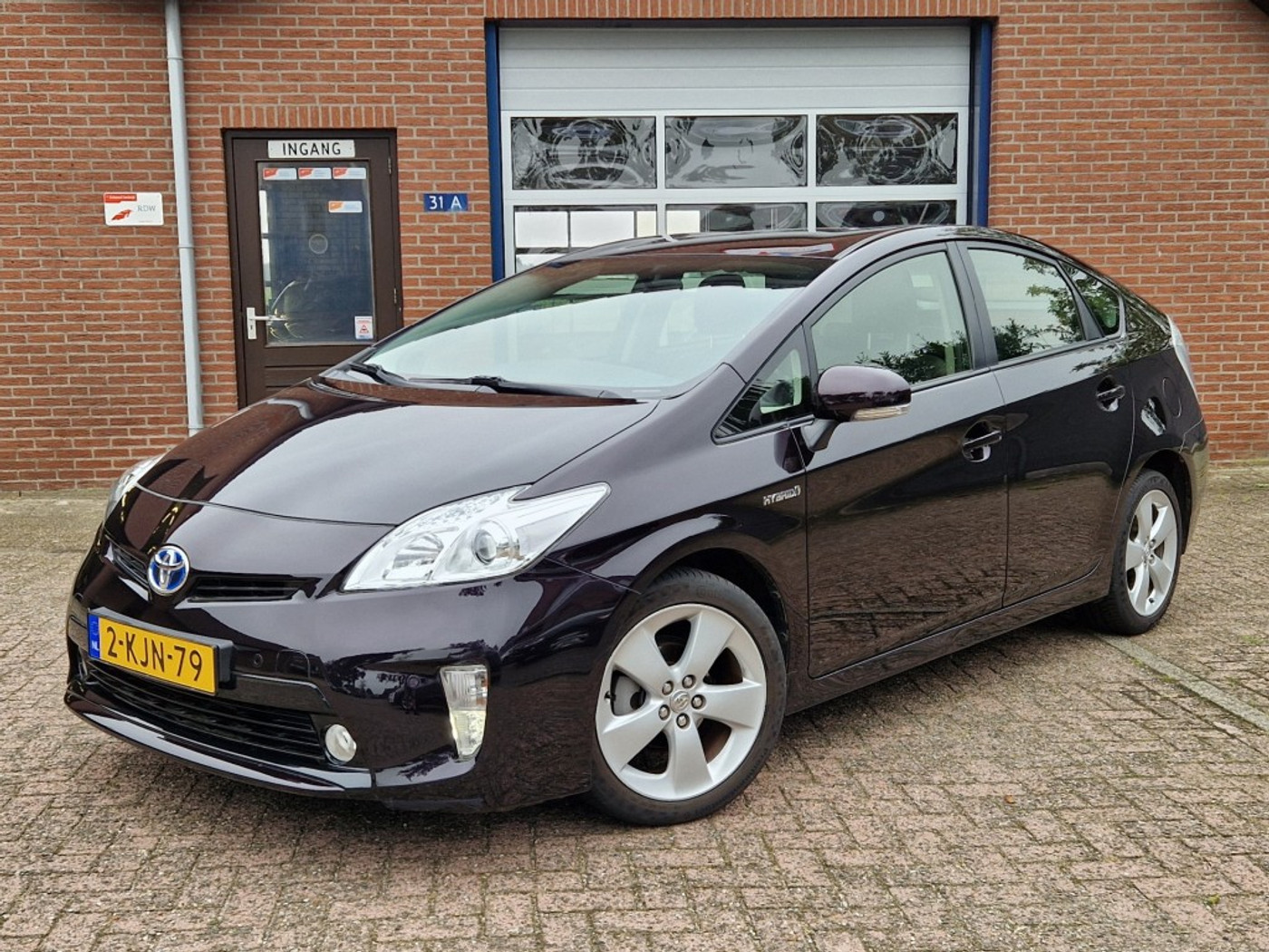 Toyota Prius 1.8 Business 2013 - voorkant
