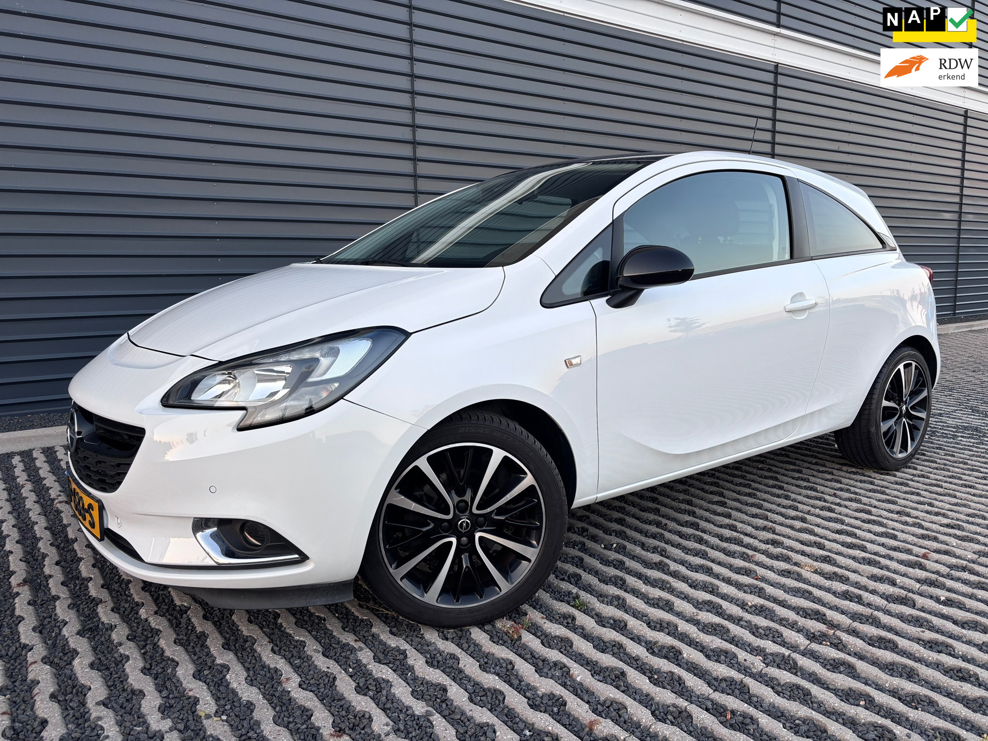 Opel Corsa-e 1.0 Turbo Color Edition - Dealer onderhouden 2015 - voorkant