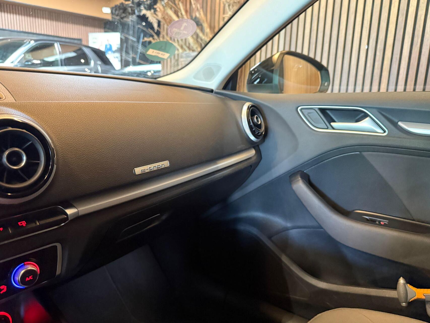 Foto van Audi A3 Sportback E-tron