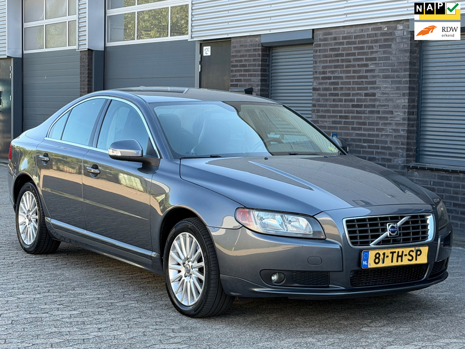 Volvo S80 2.5 T Momentum LEER CLIMA CRUISE PDC TREKHAAK AUTOMAAT 2006 - voorkant