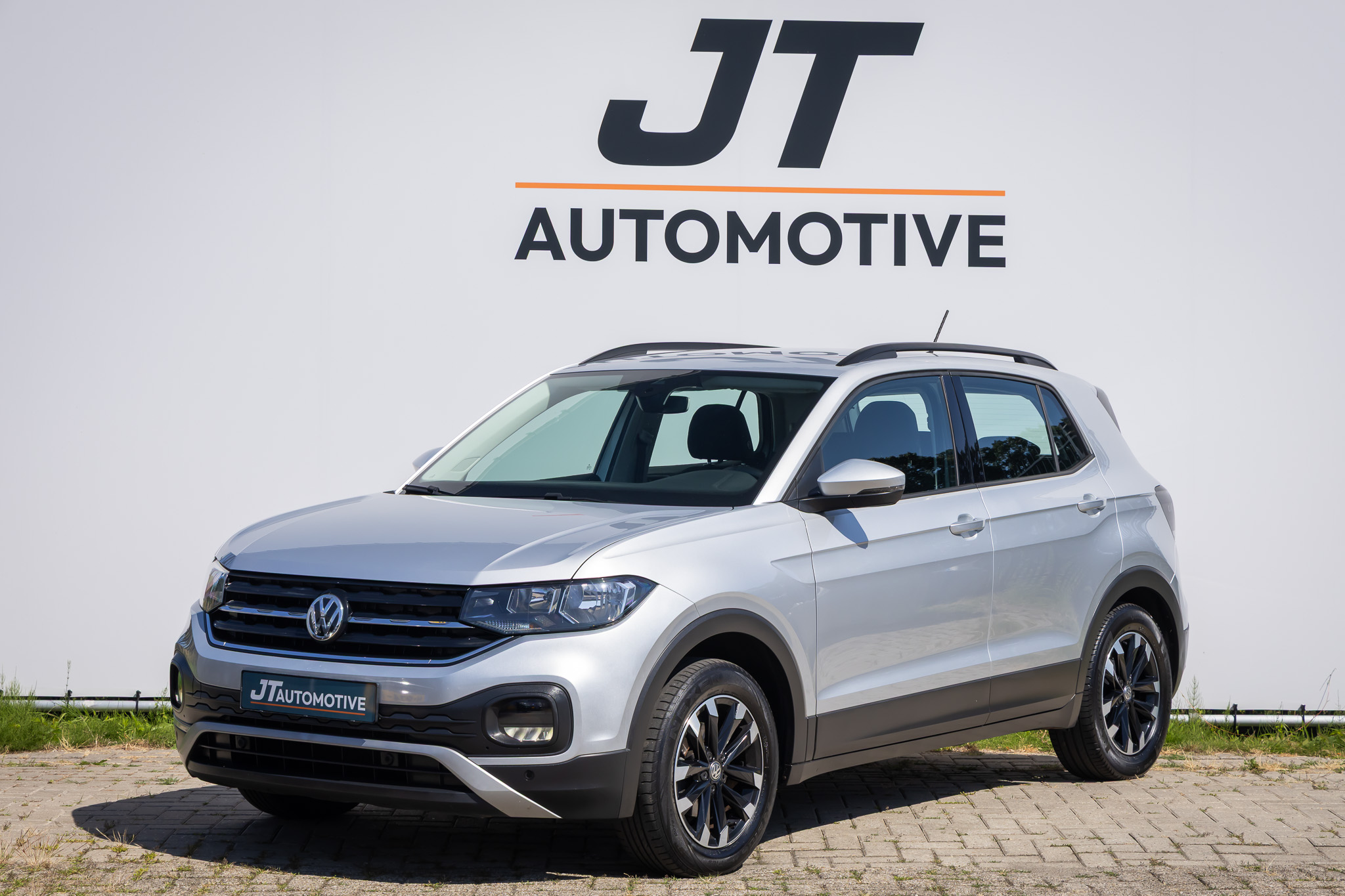 Volkswagen T-cross 1.0 TSI Life Trekhaak | Stoelverwarming | voor en achter pdc | Klimaat control | Carplay | Camera | Cruise control 2019 - voorkant