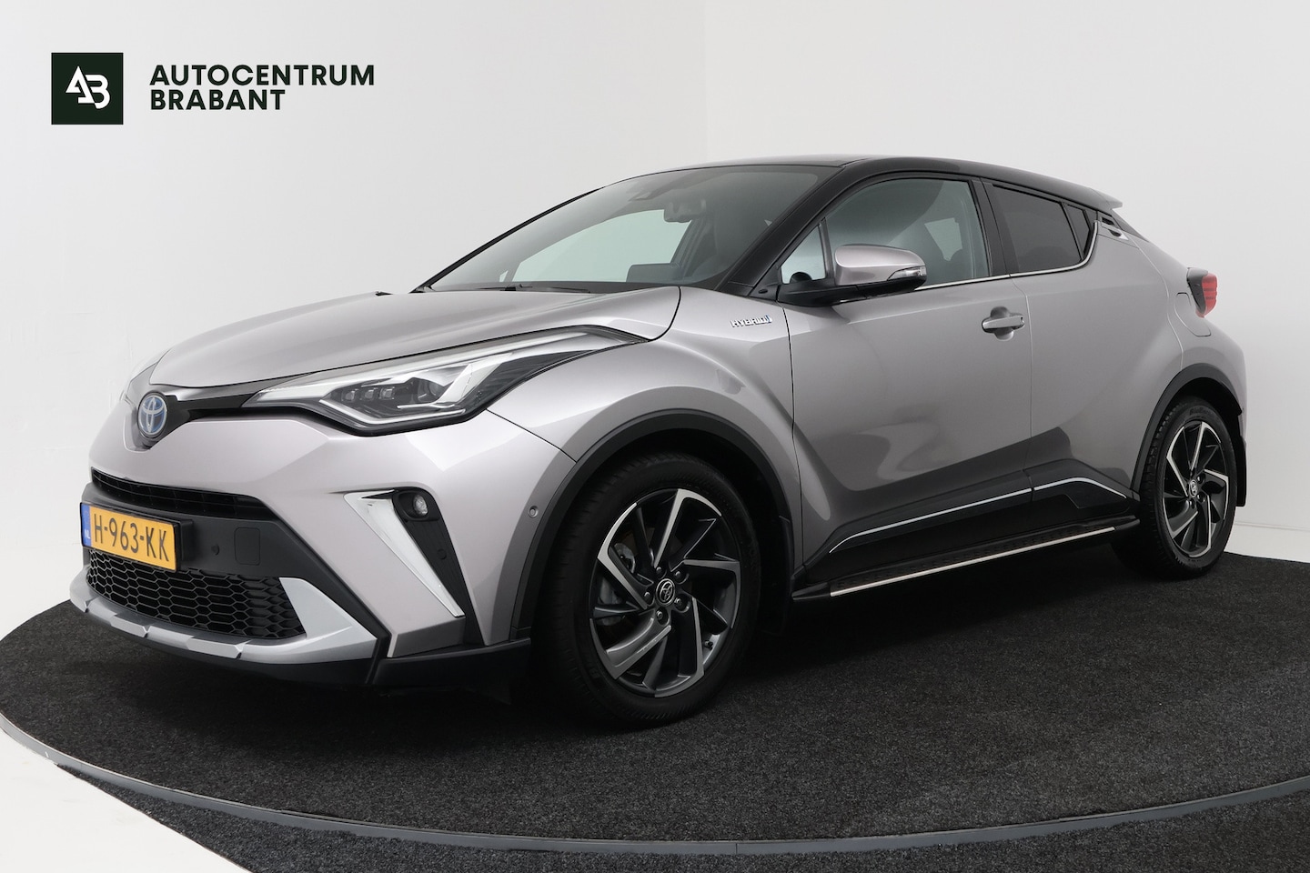 Toyota Toyota C-hr 2.0 Hybrid Bi-Tone (SFEERVERLICHTING, STOELVERWARMING, ACHTERUITRIJCAMERA, PARKEERSENSOREN) 2020 - voorkant