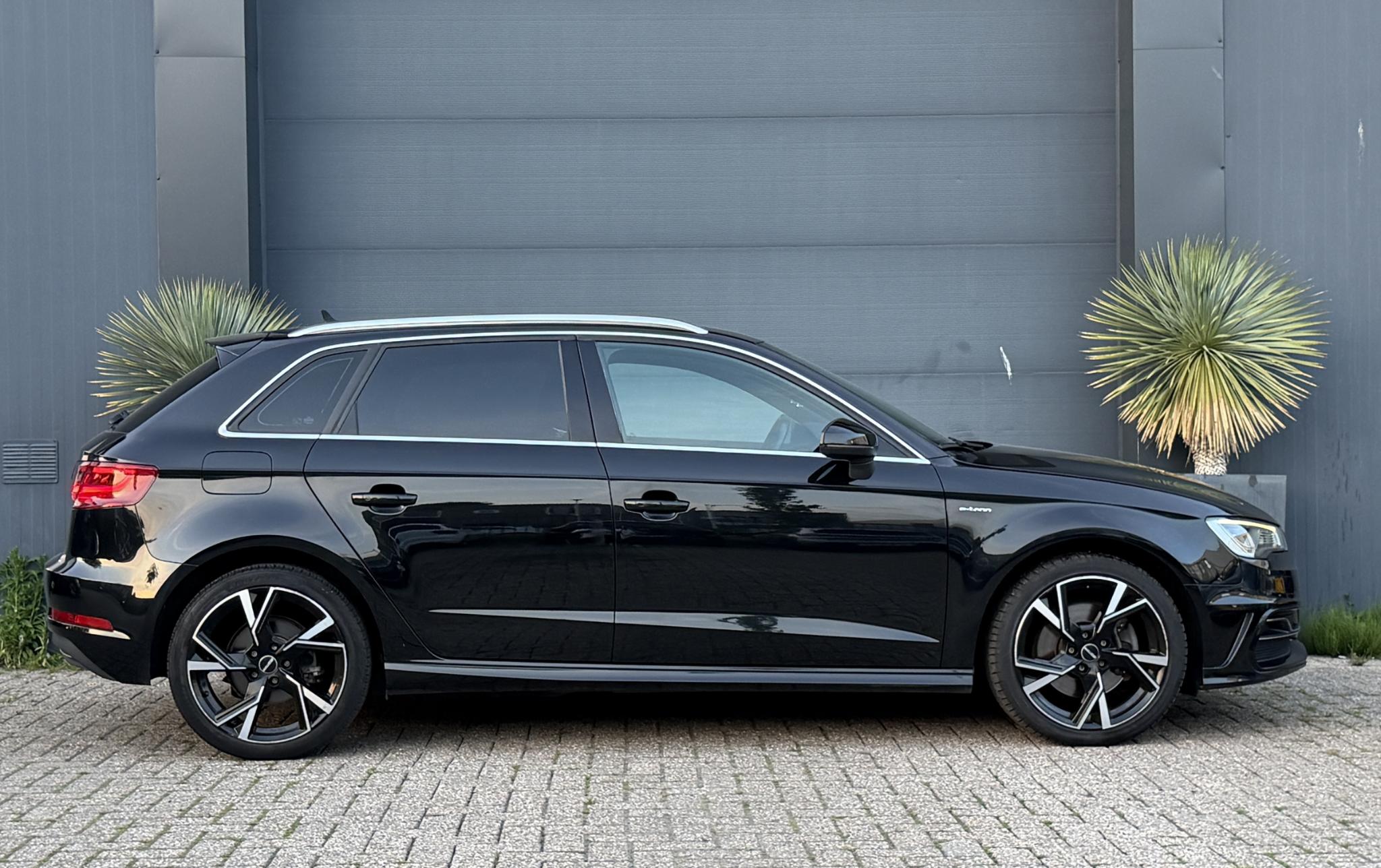Foto van Audi A3 Sportback E-tron