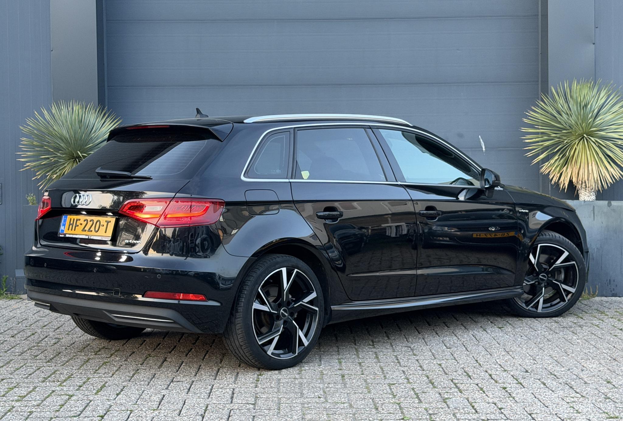 Foto van Audi A3 Sportback E-tron