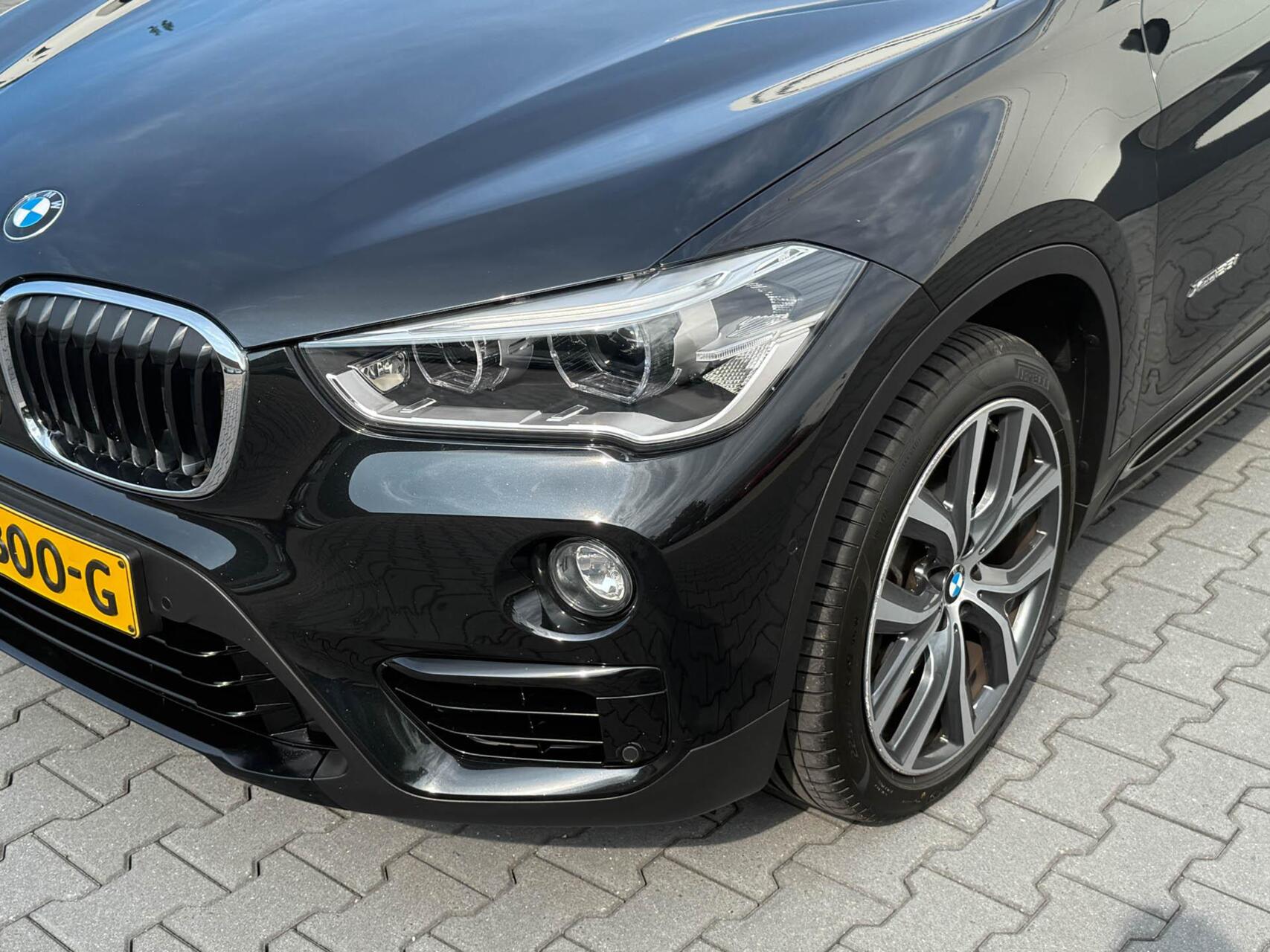 Foto van BMW X1 Xdrive25i
