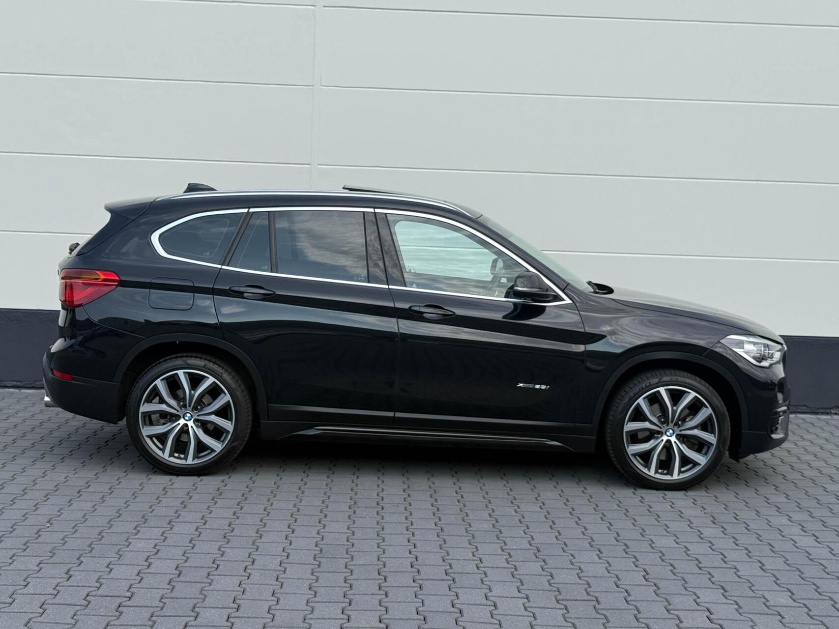 Foto van BMW X1 Xdrive25i