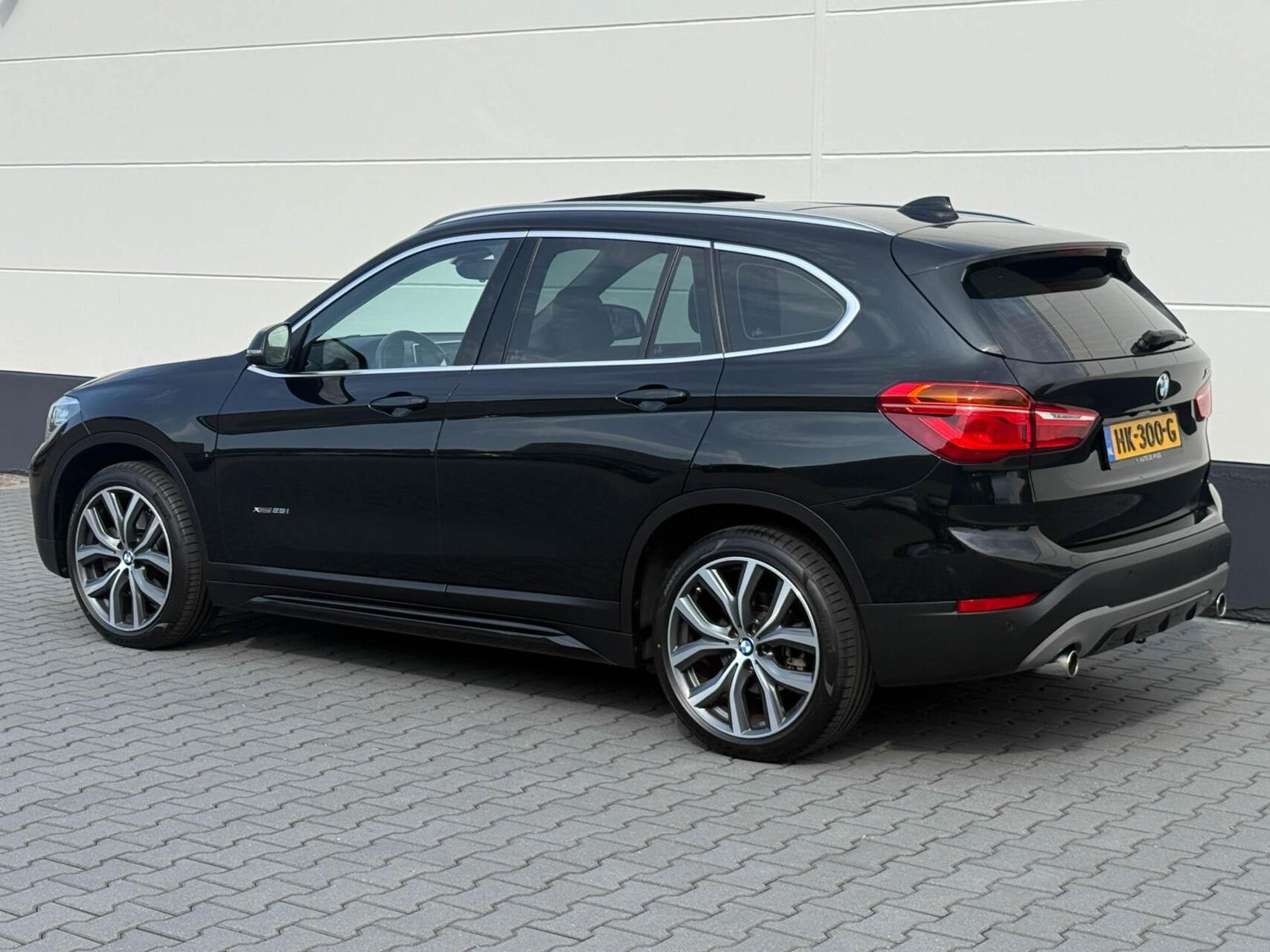 Foto van BMW X1 Xdrive25i