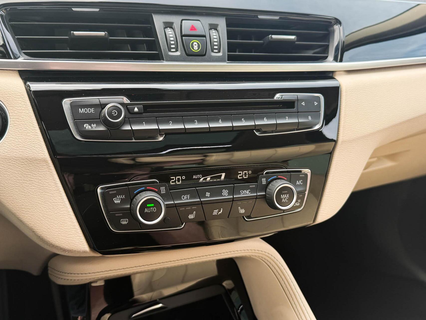 Foto van BMW X1 Xdrive25i