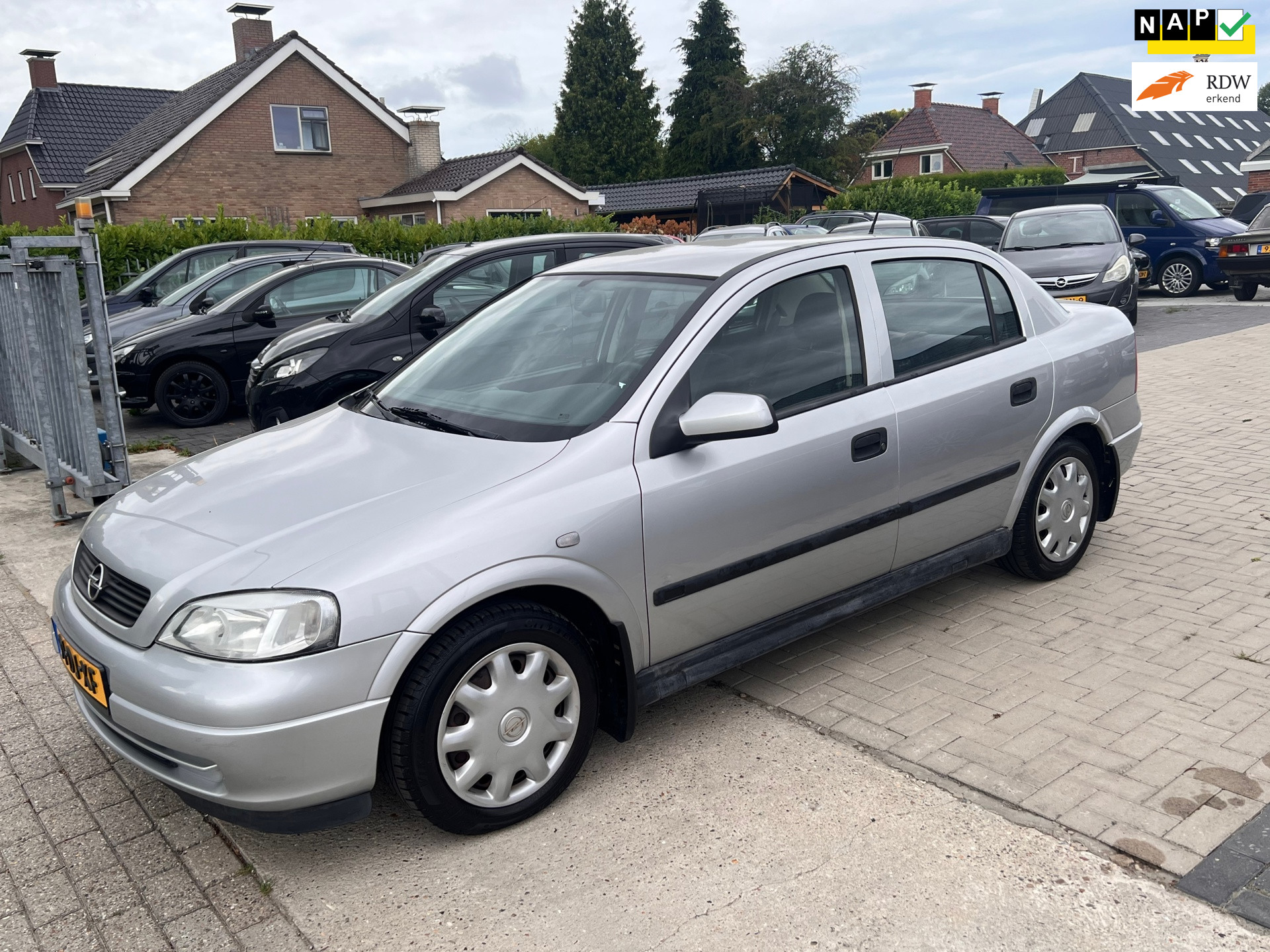 Opel Astra-g 1.8-16V Club Nieuwe APK Automaat 1999 - voorkant