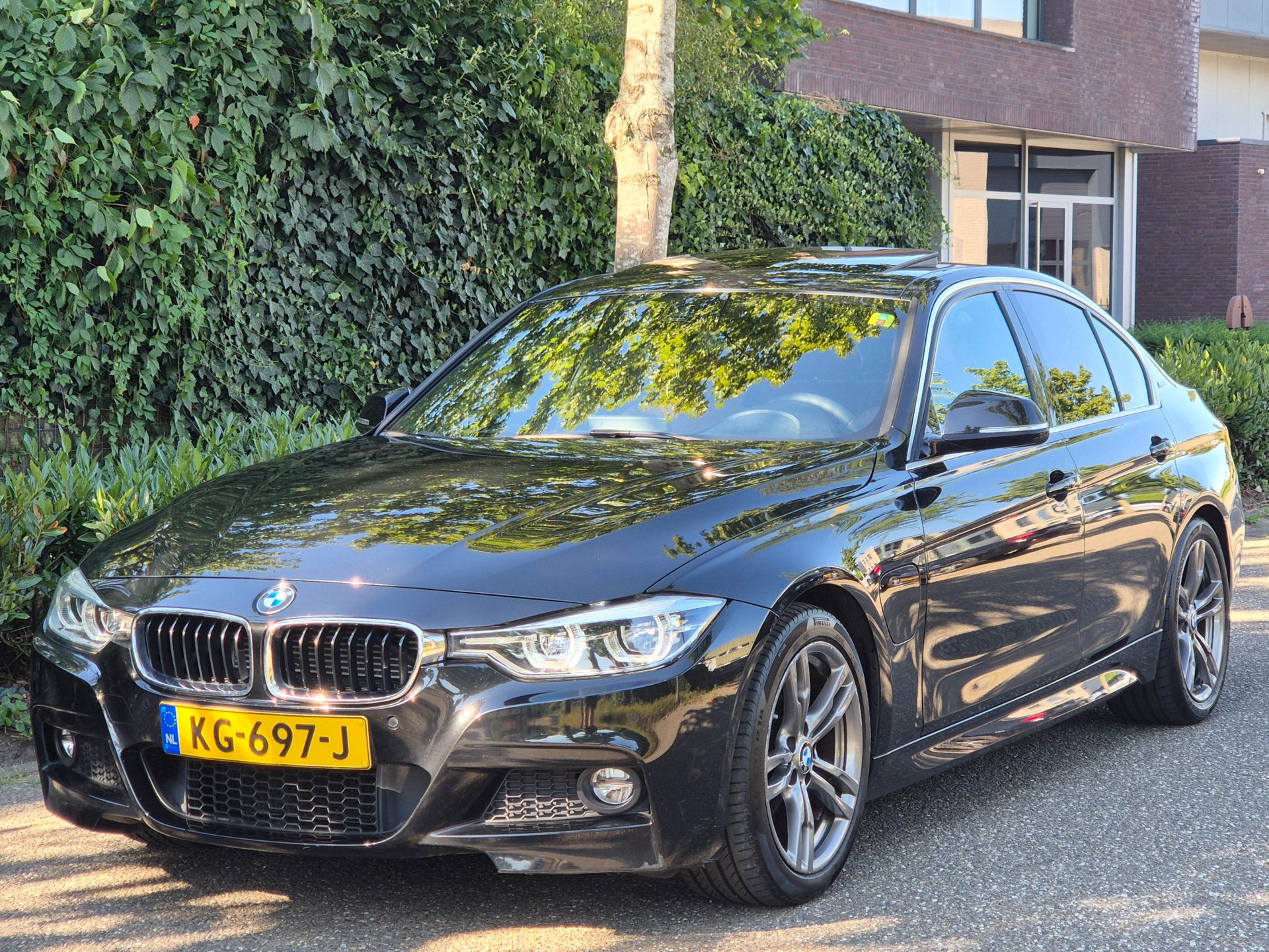 Foto van BMW 330e
