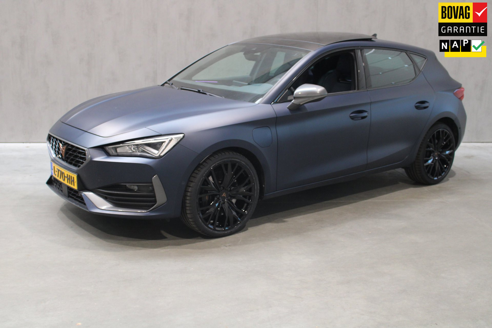 Cupra Cupra Leon E-hybrid180 1.4 e-Hybrid VZ Patrol Blue Matt/Pano/Camera/Elec. Leer memory Full Option Prijs is Rijklaar 2021 - voorkant