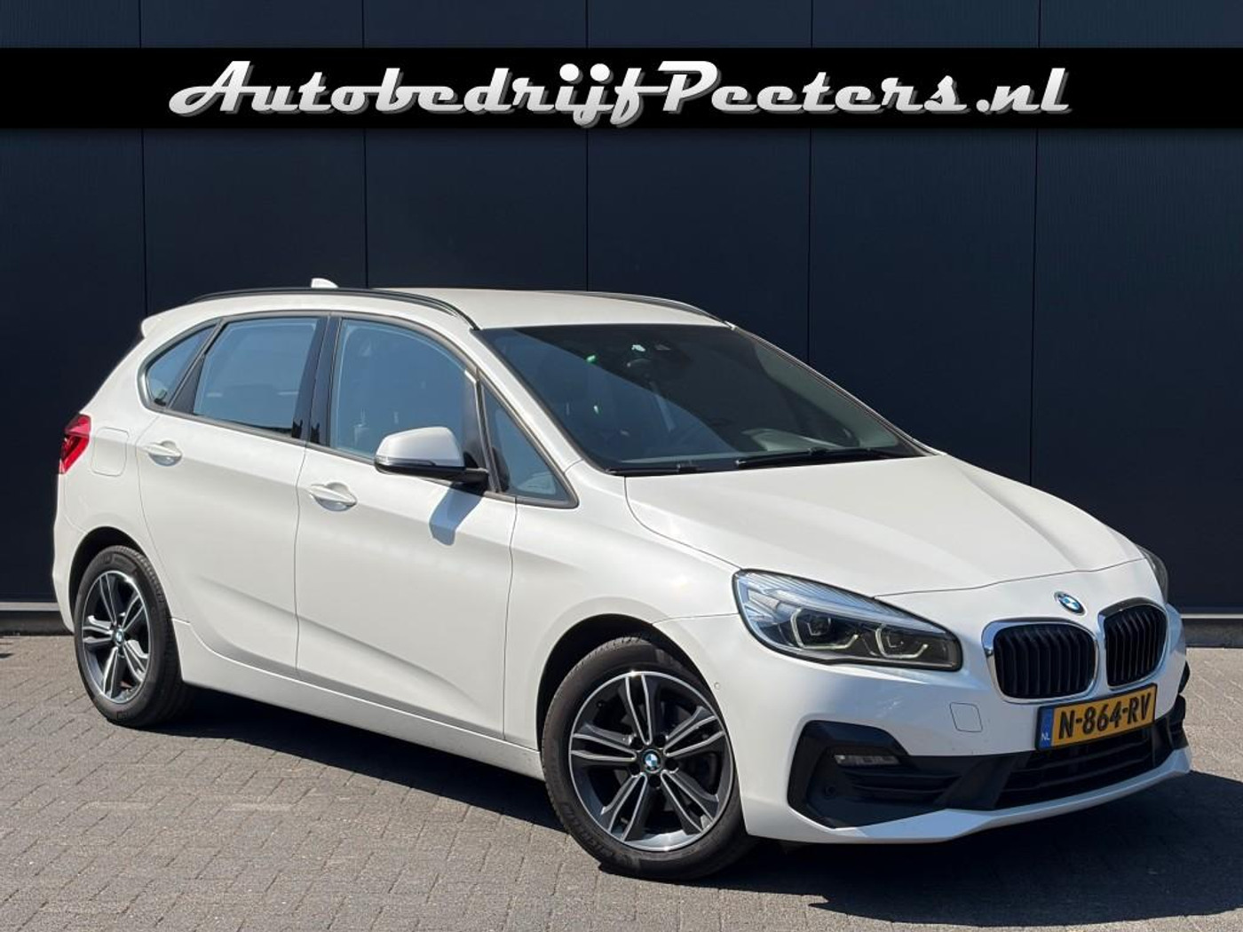 BMW 218i Active Tourer 218i Automaat Leder LED Navi Cruise PDC e.Klep 2019 - voorkant