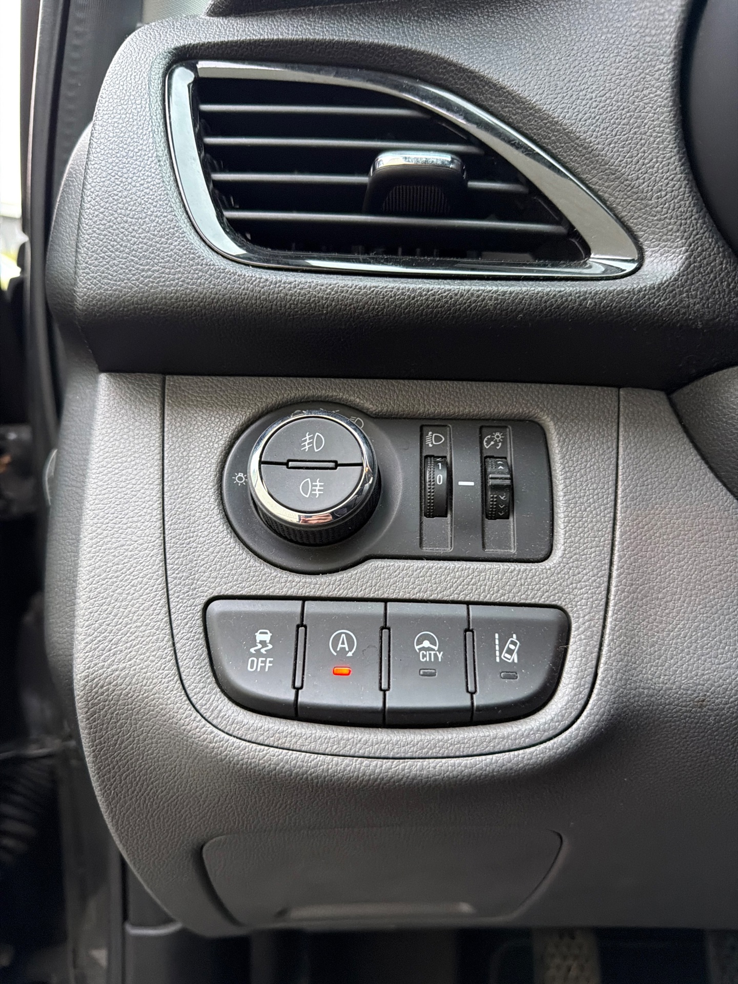Foto van Opel Karl / Viva