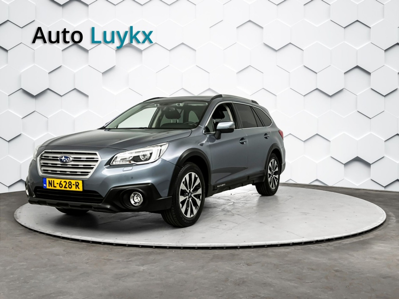 Subaru Outback 2.5i Premium Automaat | Schuifdak | Trekhaak | Elektrische Stoelen | Harman Kardon Audio 2017 - voorkant
