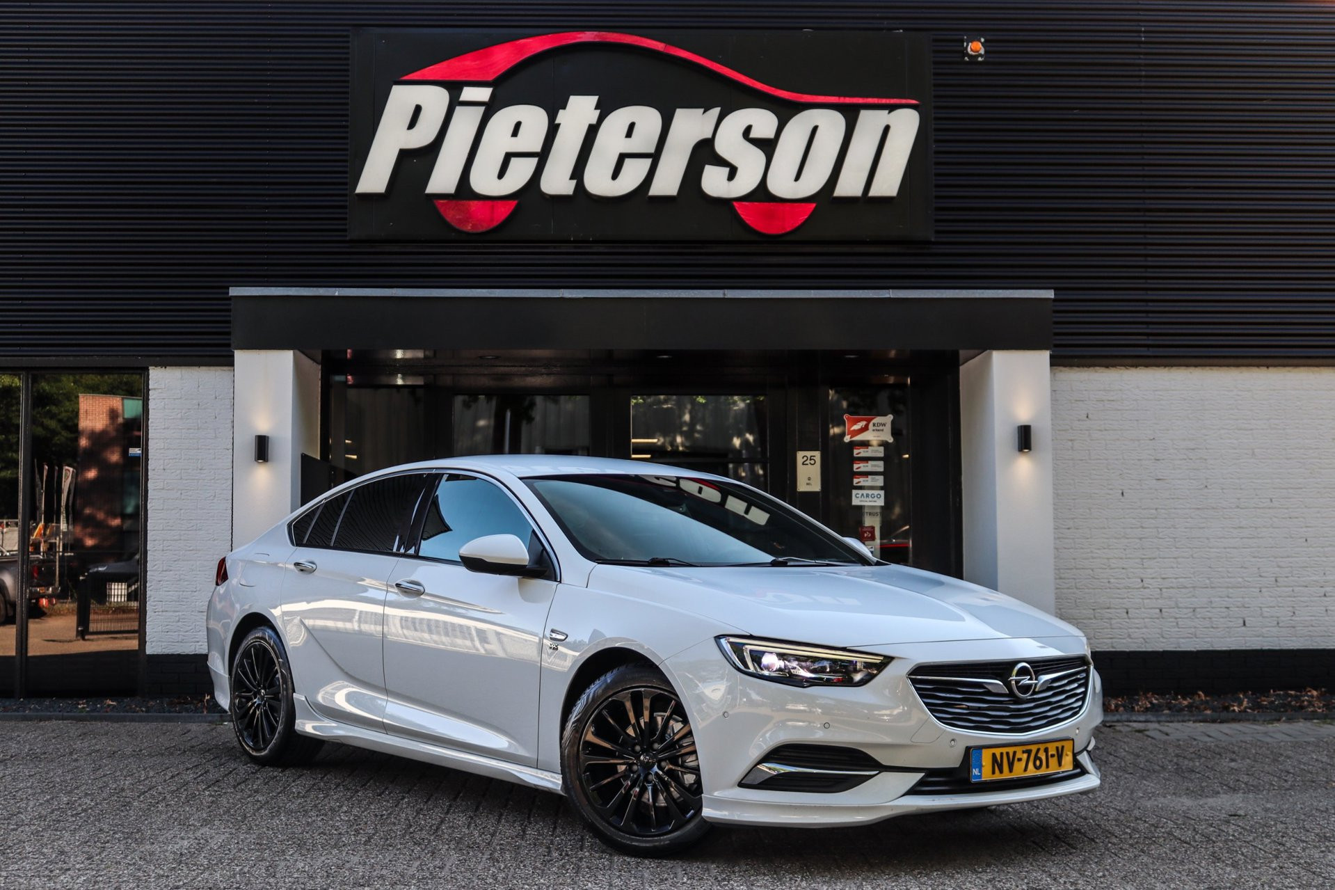 Opel Insignia Grand Sport 1.5 Turbo Business Executive 2017 - voorkant